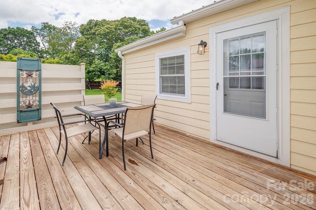 50 Hutchins Road — Black Mountain