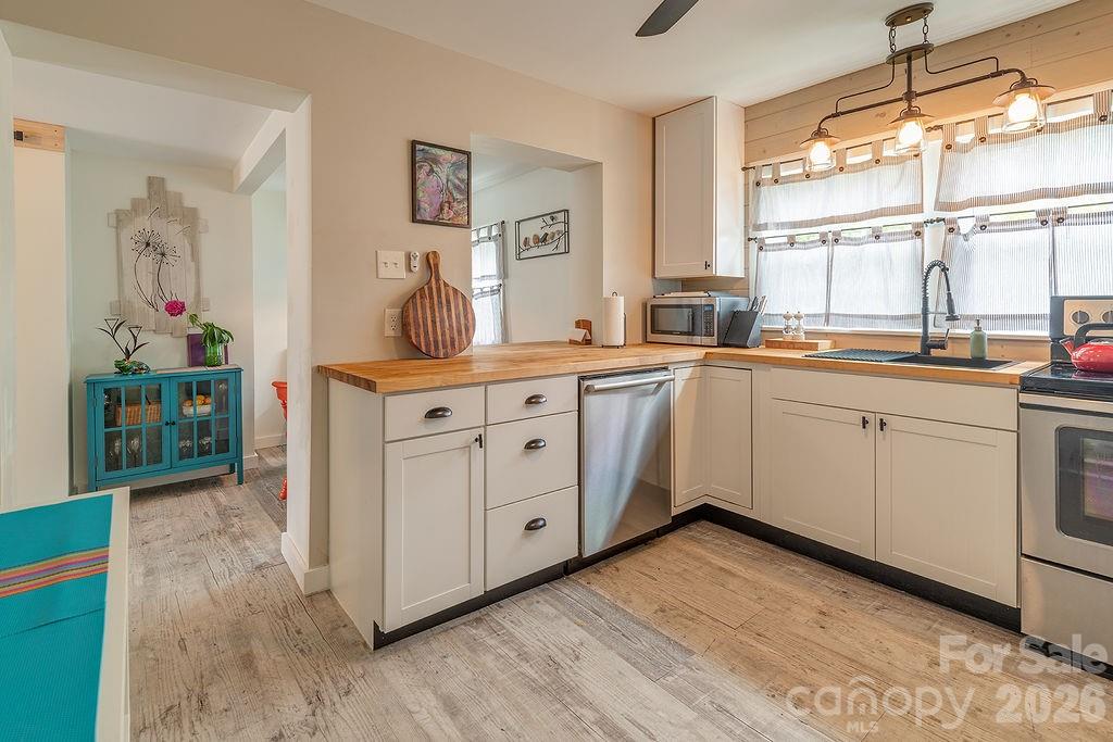 50 Hutchins Road — Black Mountain