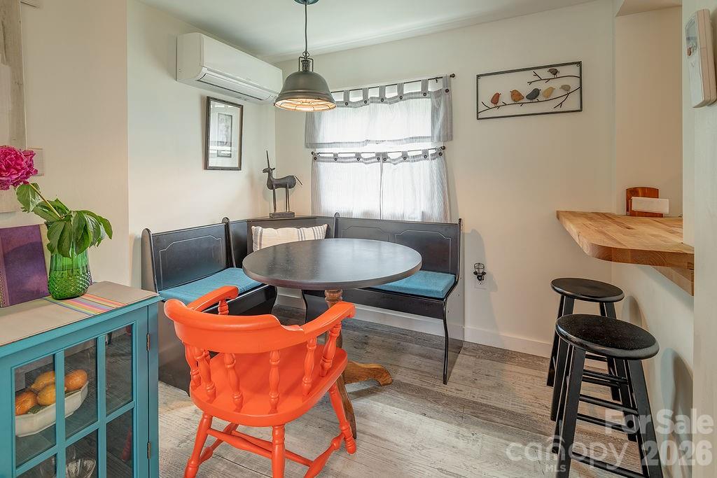 50 Hutchins Road — Black Mountain