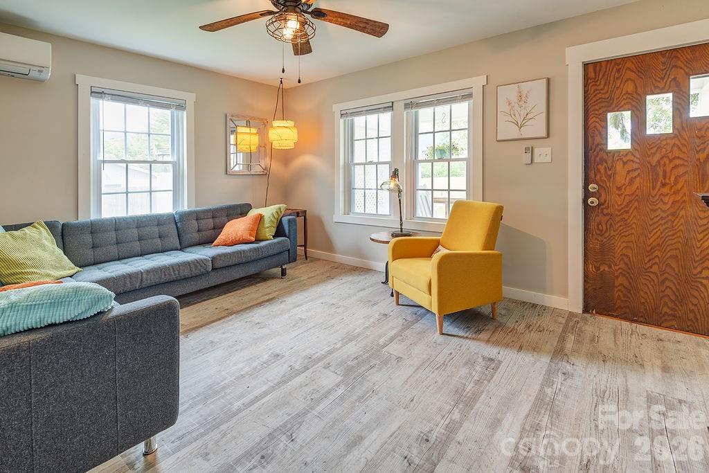50 Hutchins Road — Black Mountain