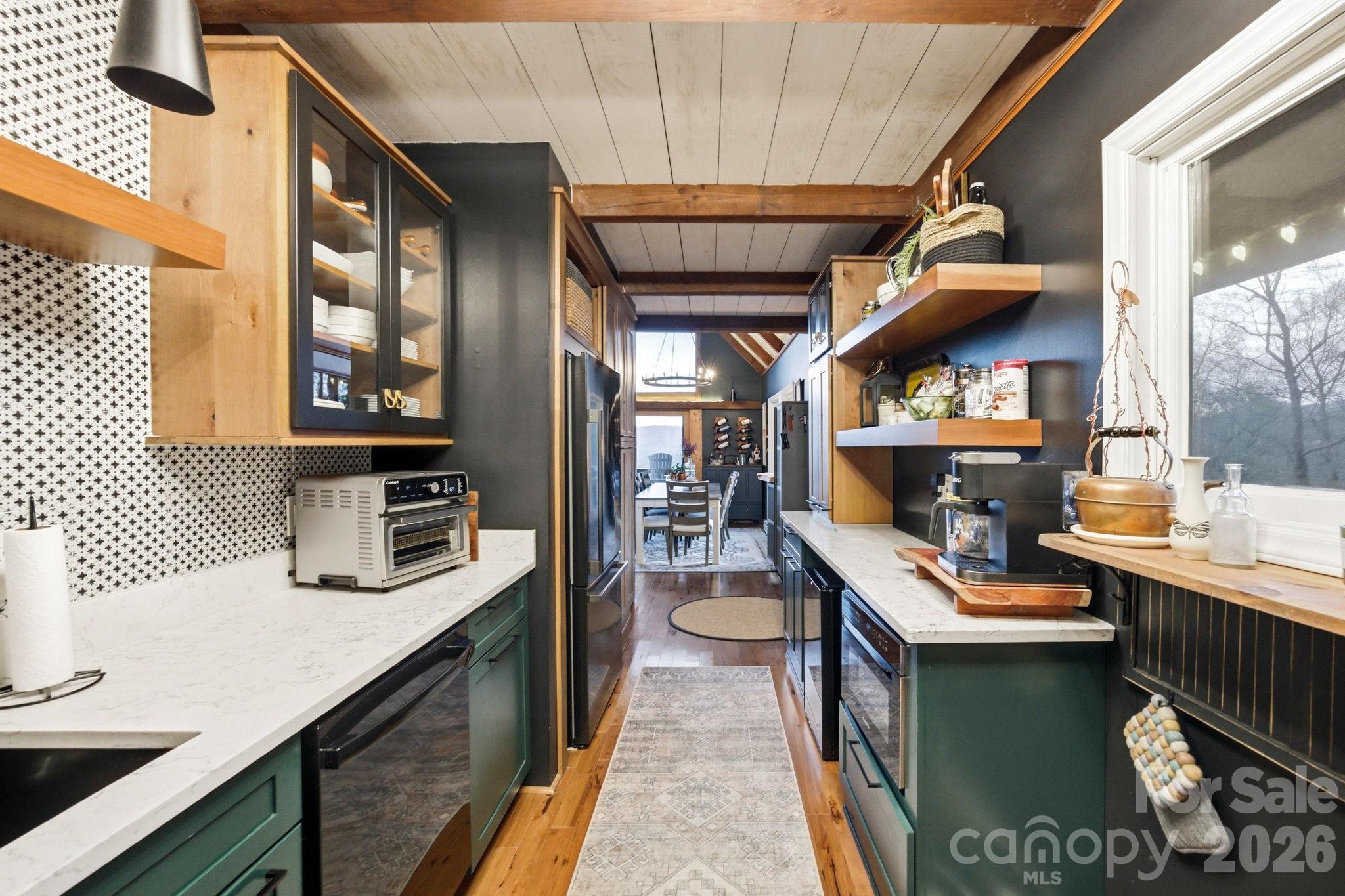429 Green Cove Road — Sugar Mountain