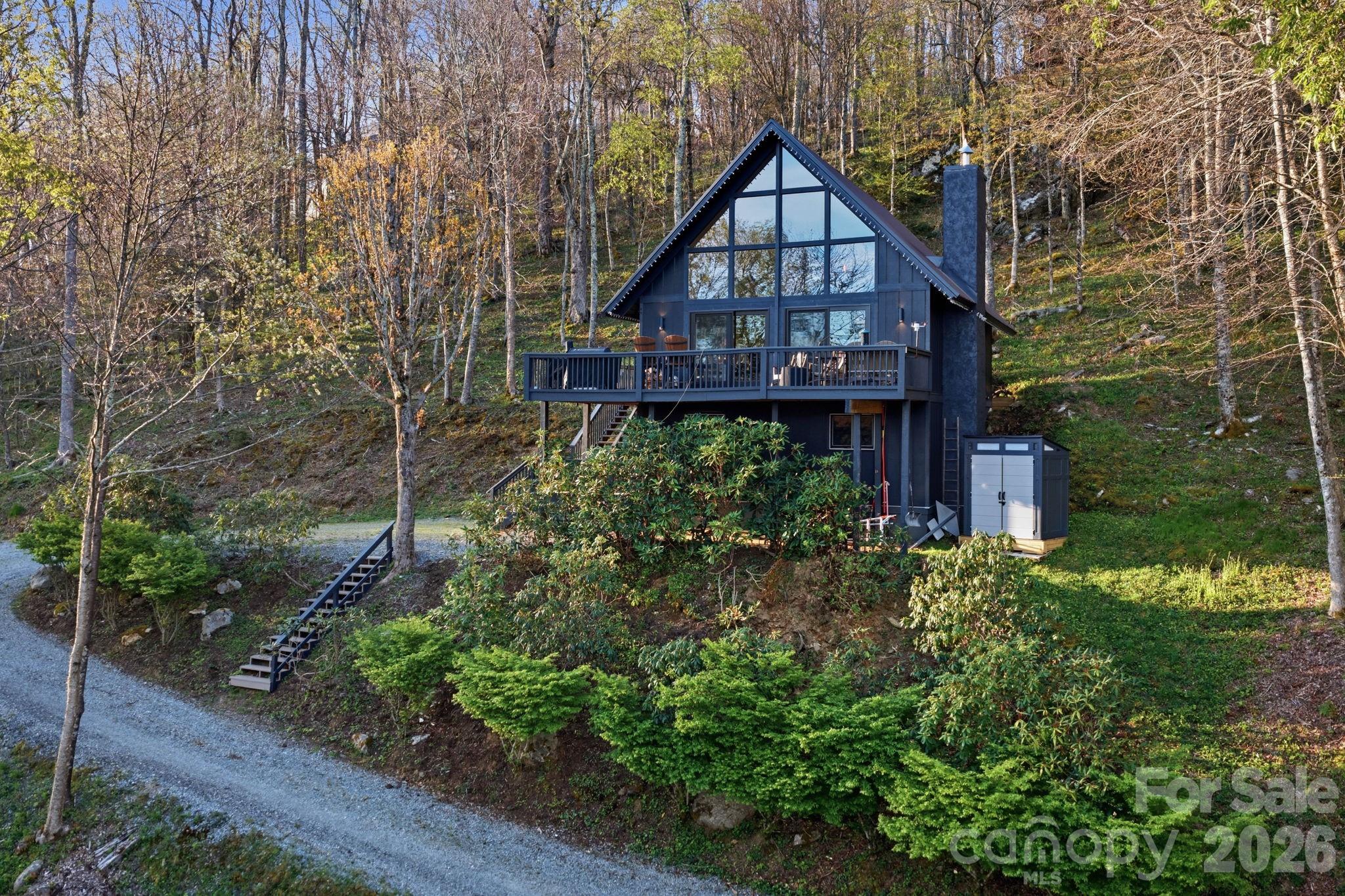 429 Green Cove Road — Sugar Mountain