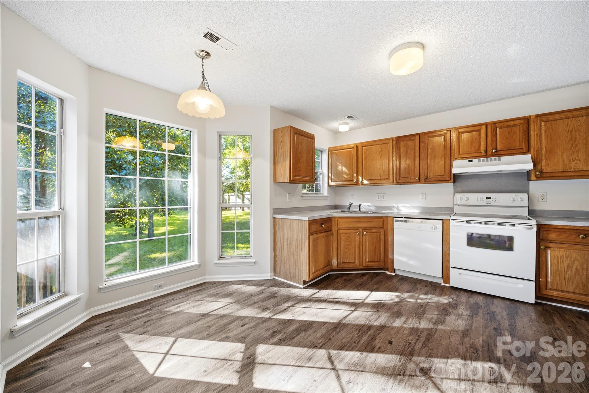 390 Amhurst Street SW — Concord