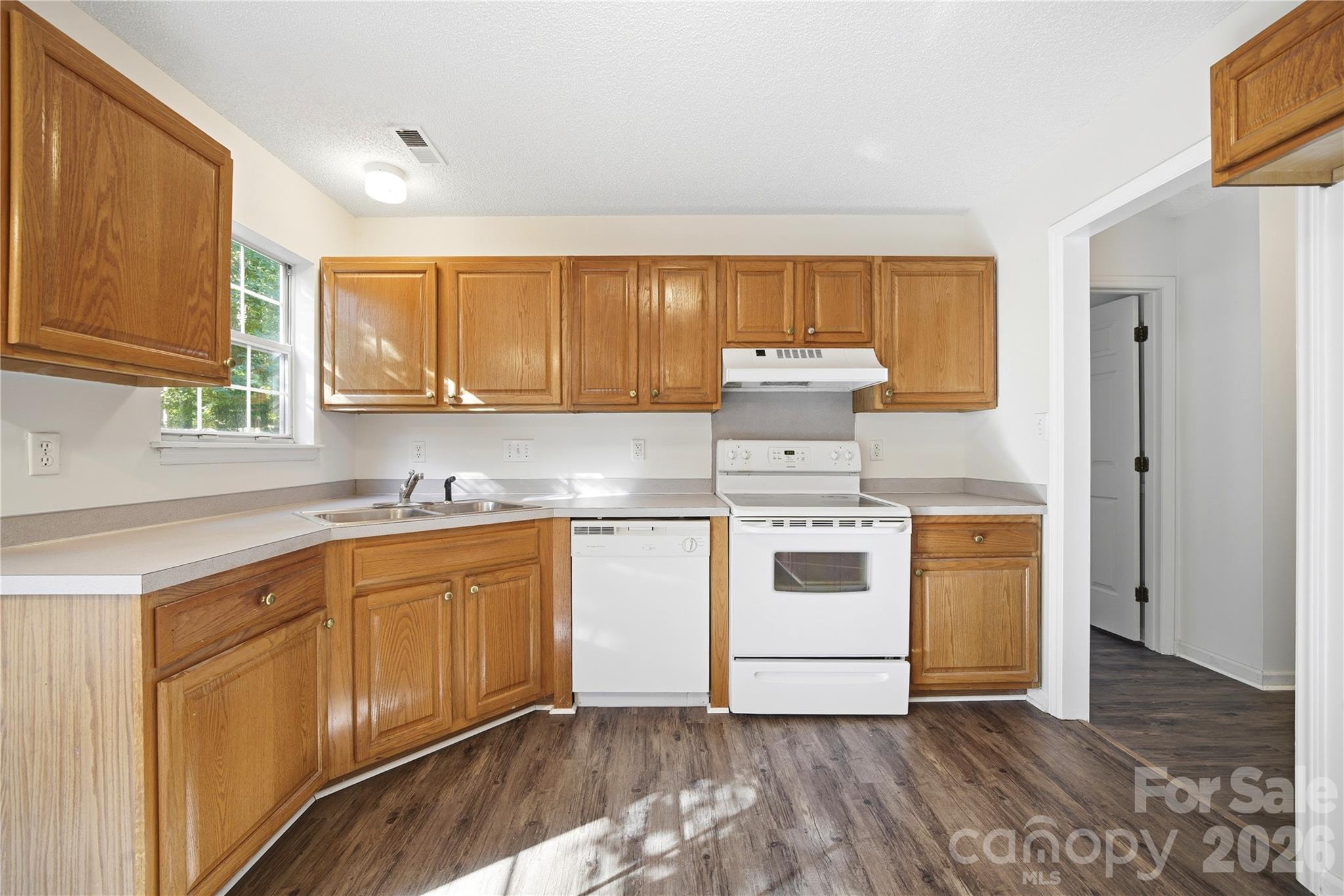390 Amhurst Street SW — Concord