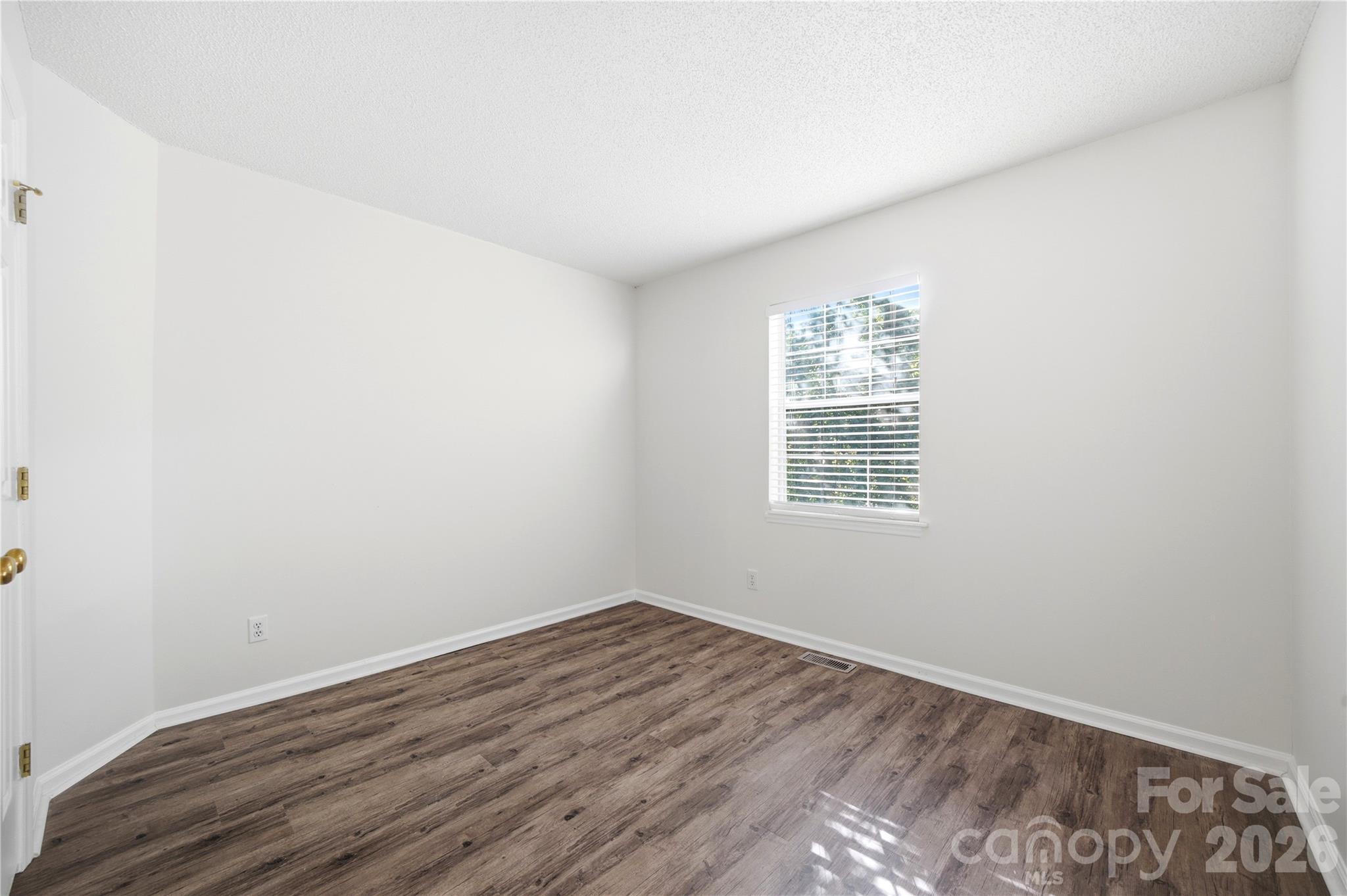 390 Amhurst Street SW — Concord