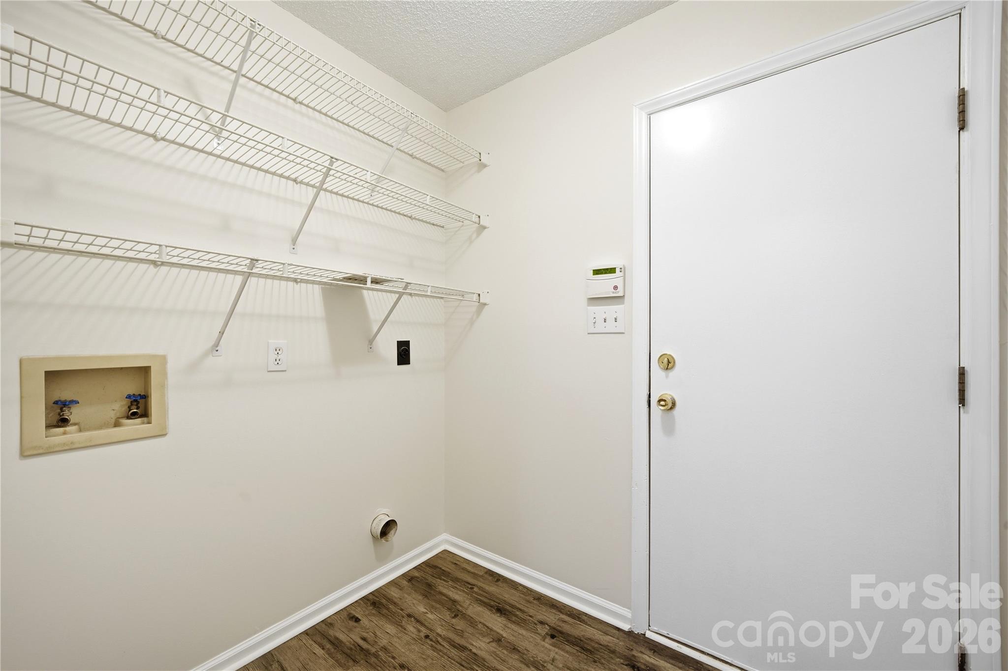 390 Amhurst Street SW — Concord