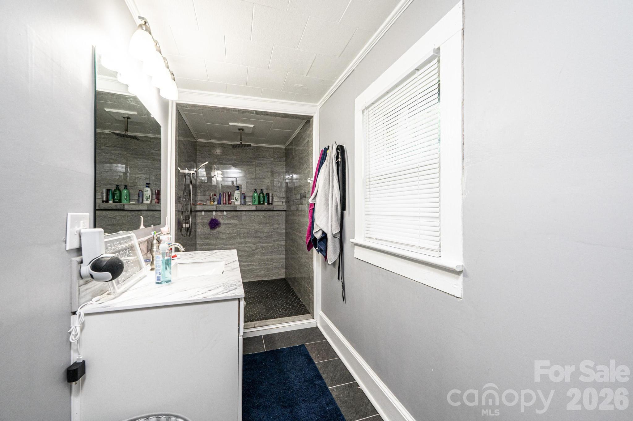 224 broadway Street NW — Lenoir