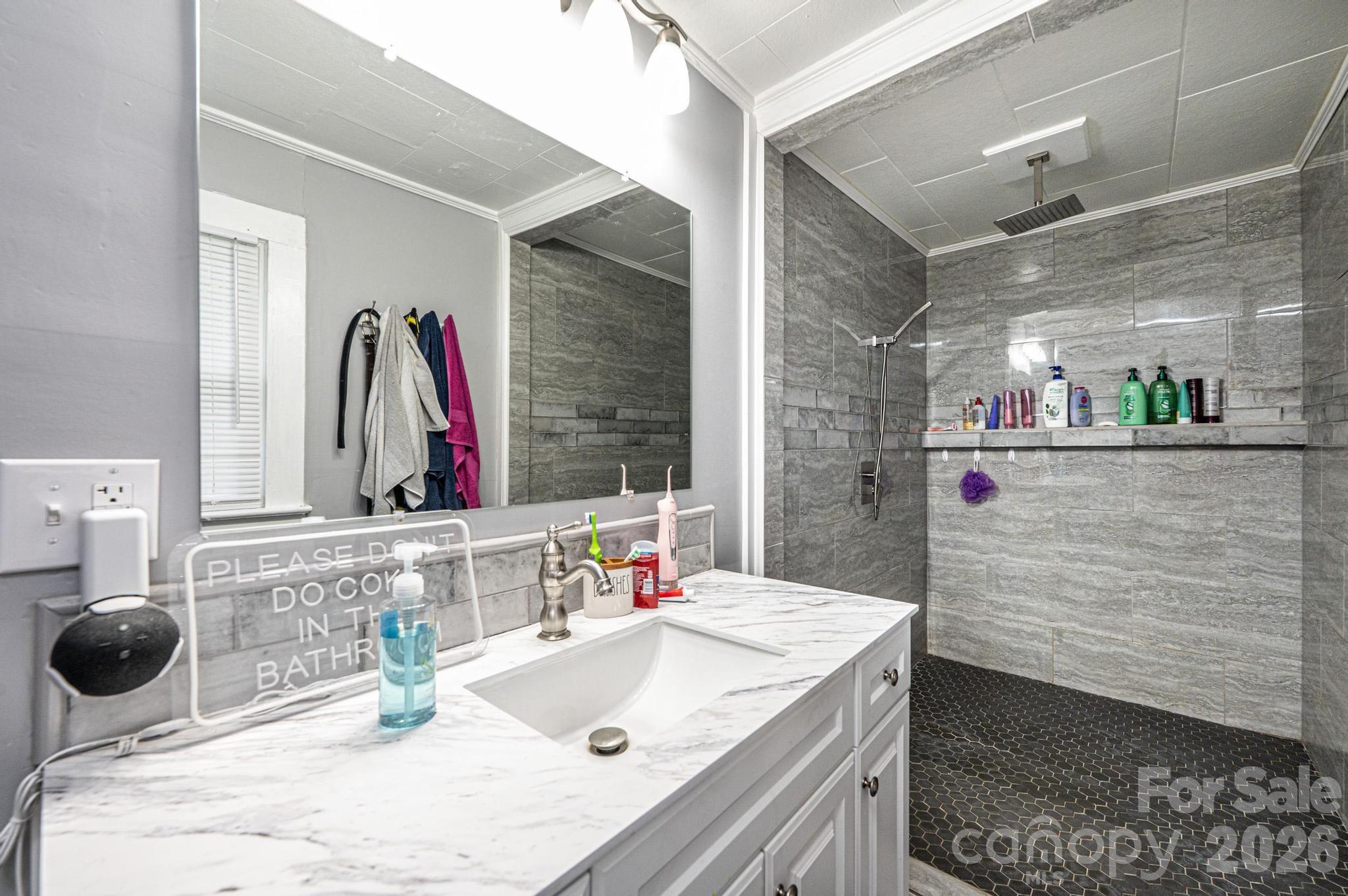 224 broadway Street NW — Lenoir