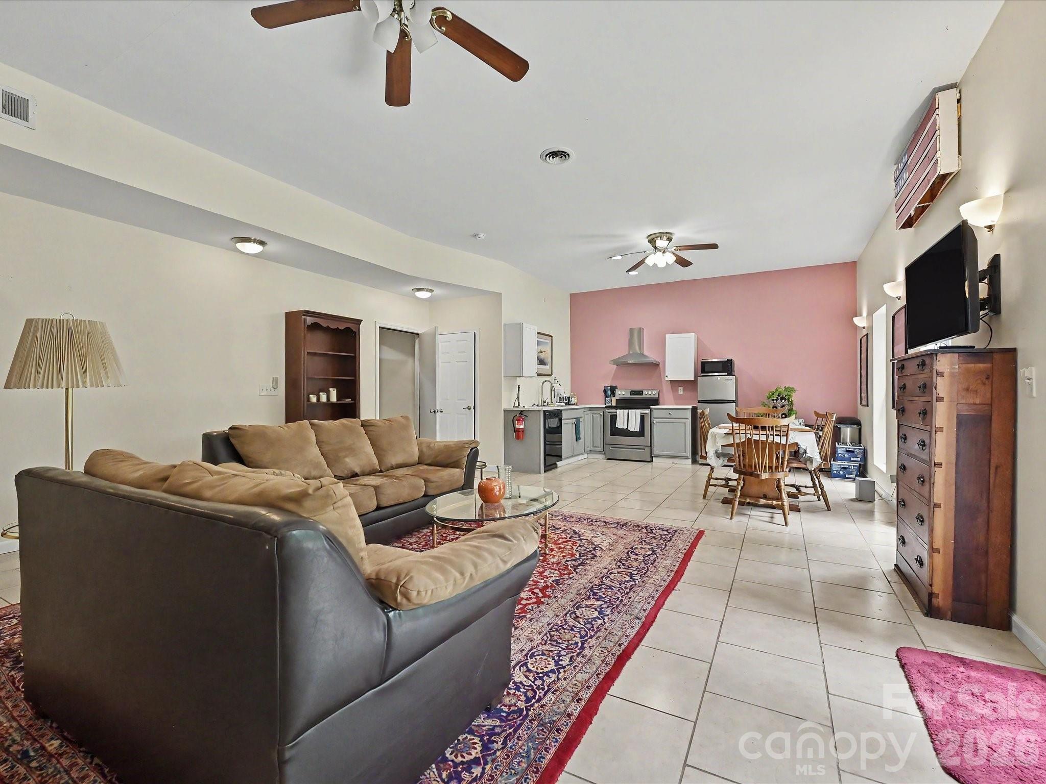 152 Lighthouse Road — Mount Holly