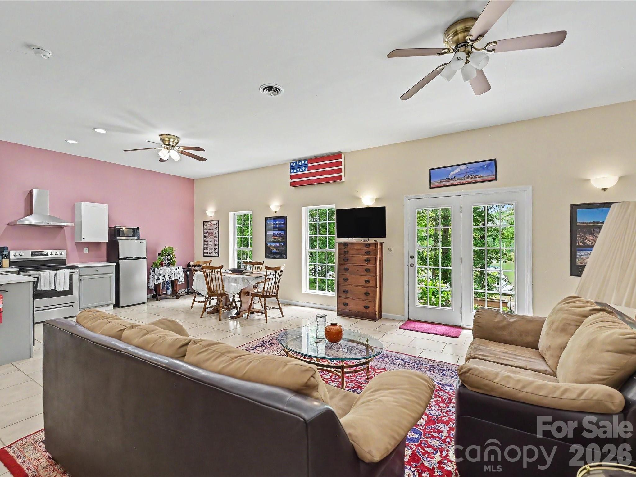 152 Lighthouse Road — Mount Holly
