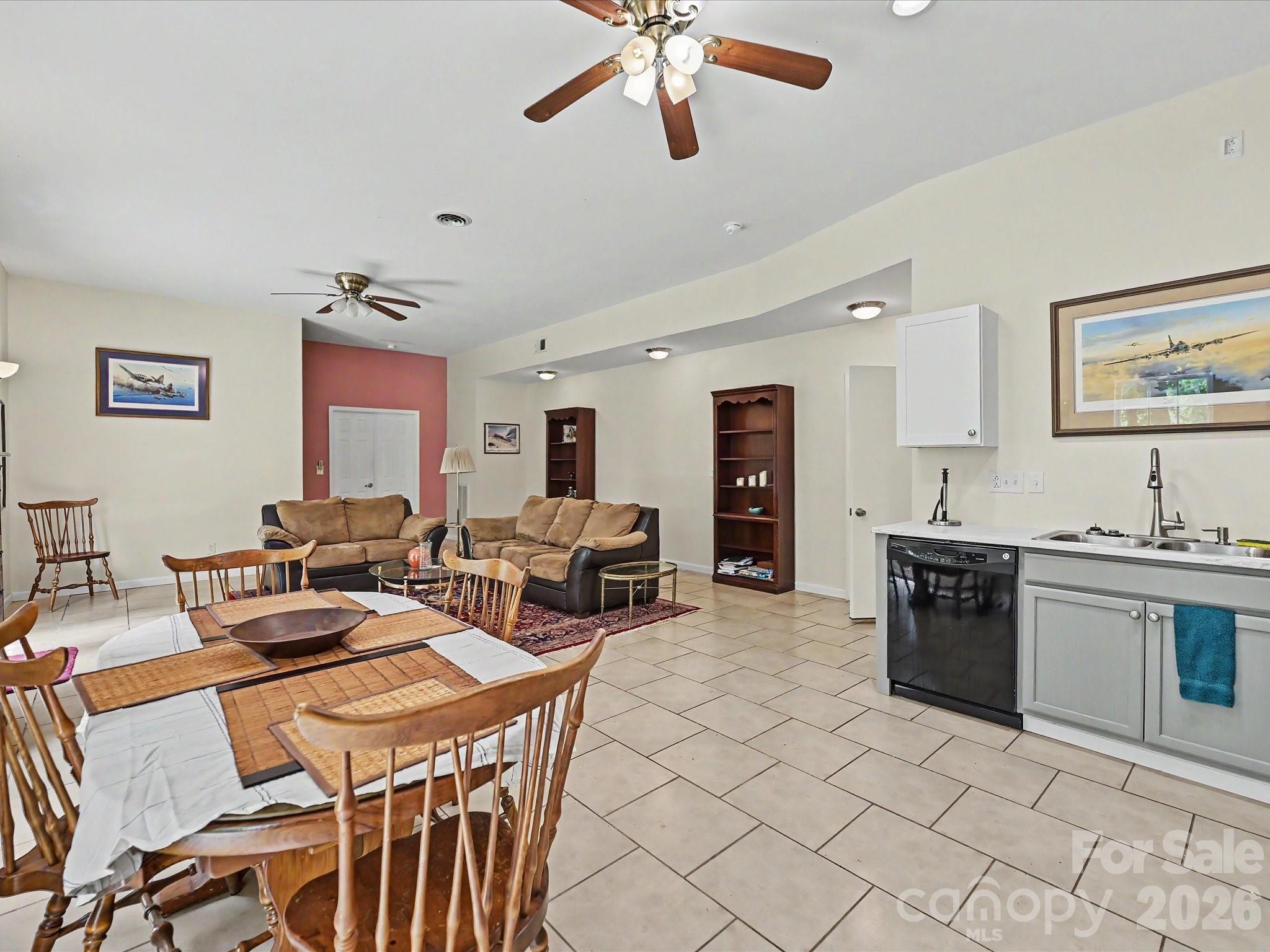 152 Lighthouse Road — Mount Holly