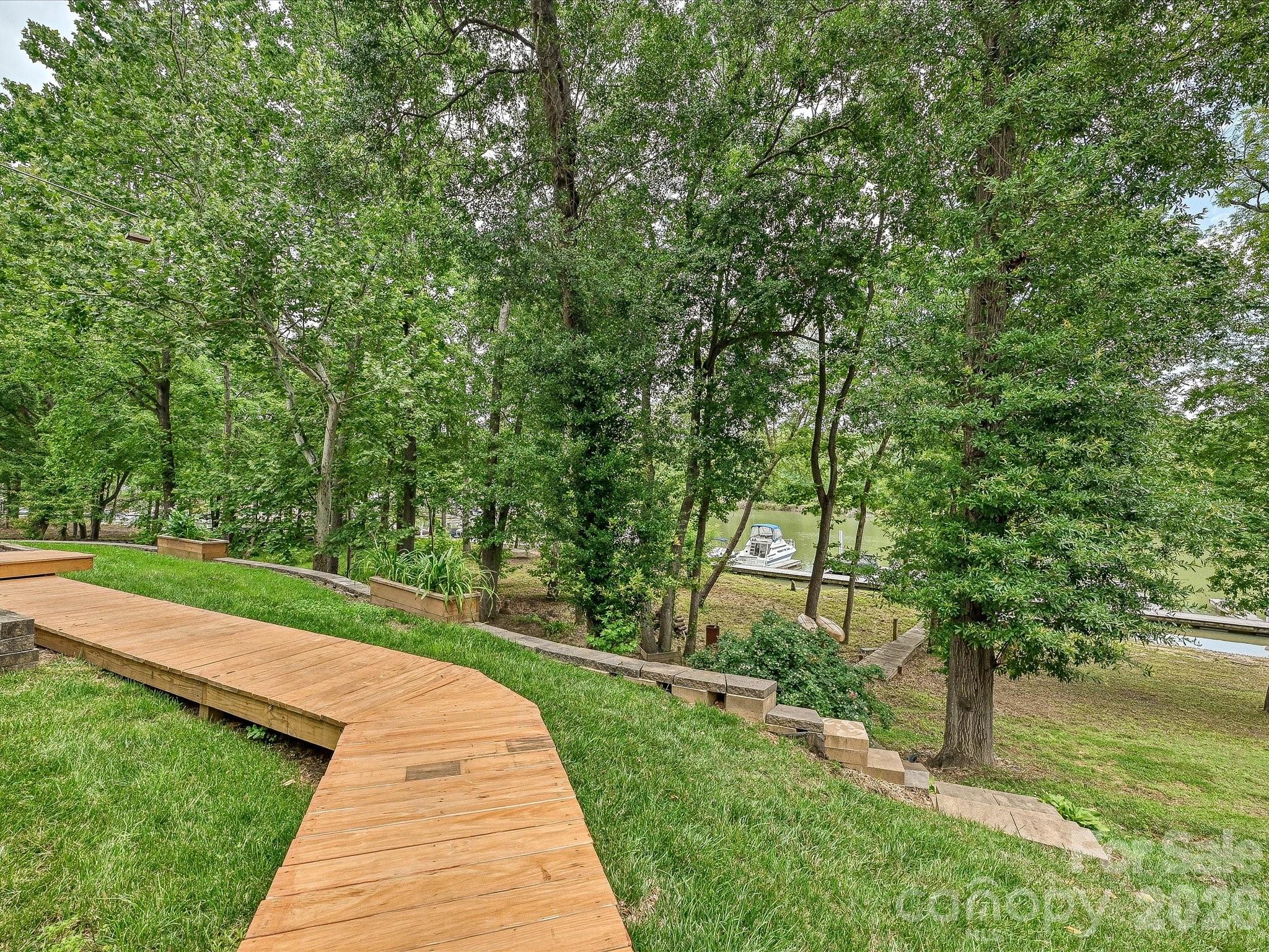 152 Lighthouse Road — Mount Holly
