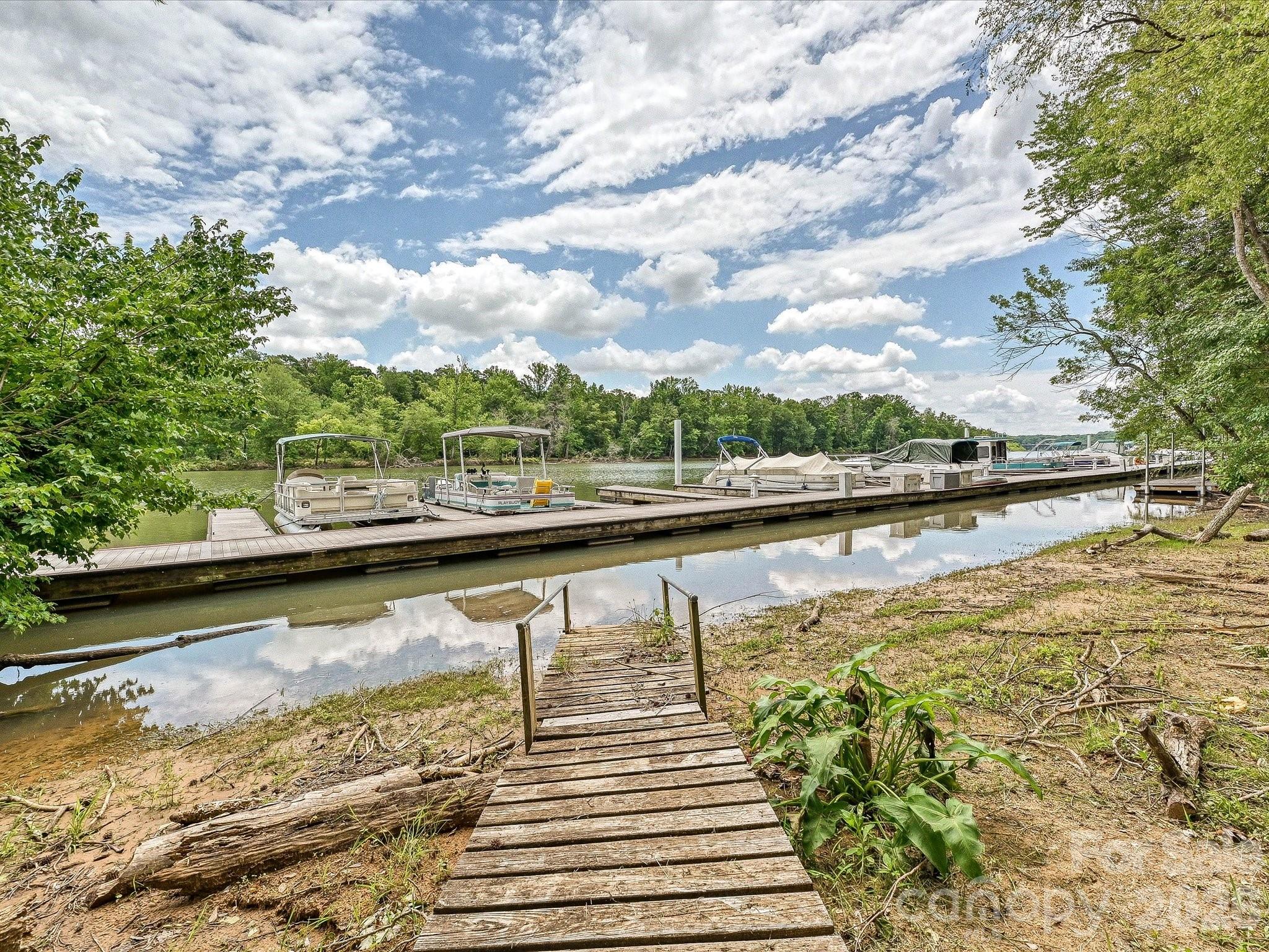 152 Lighthouse Road — Mount Holly