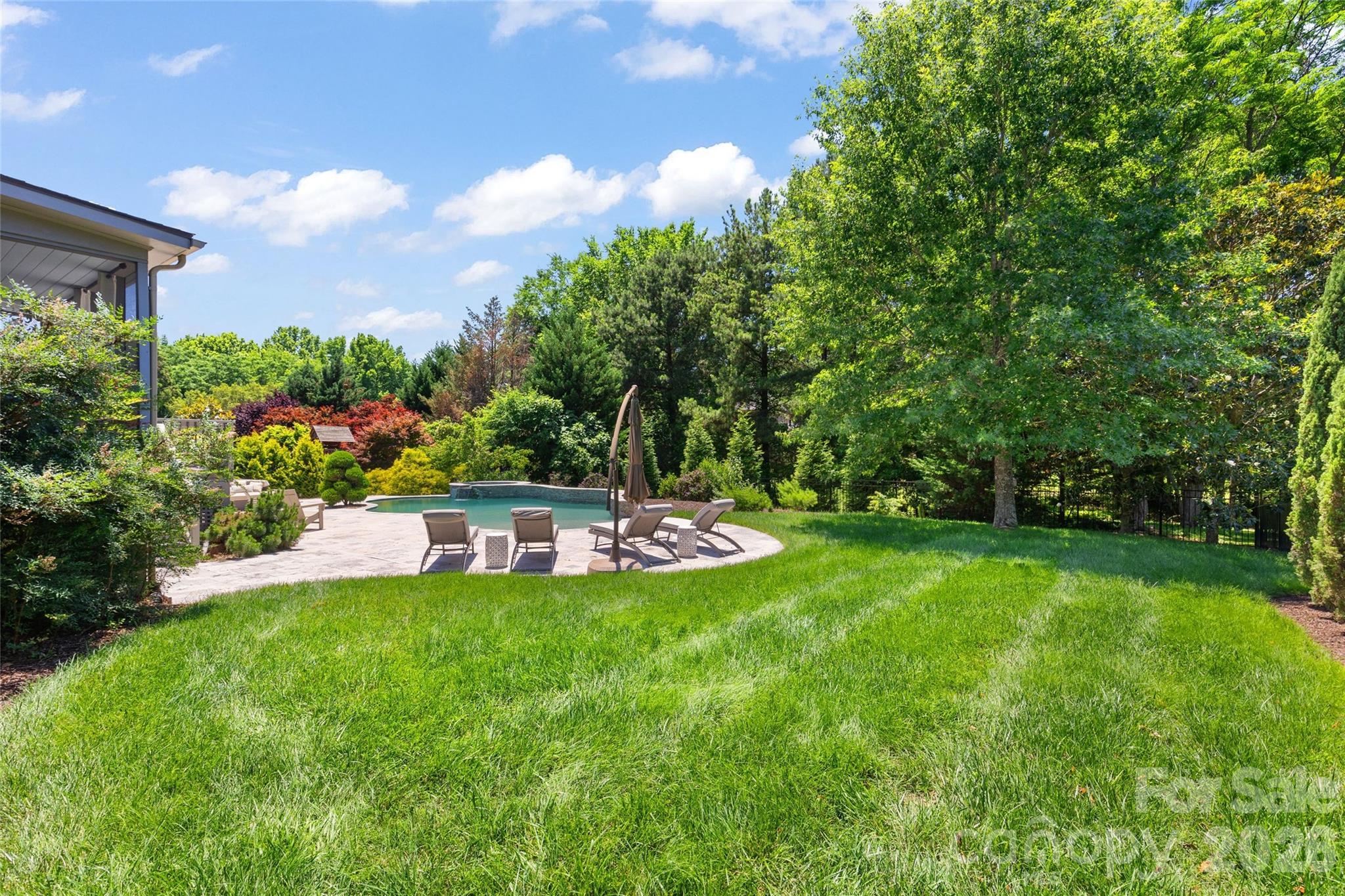 3207 Lakehurst Crossing — Matthews