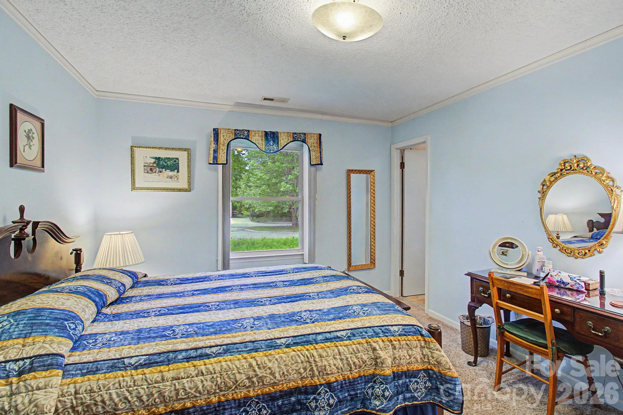 11 Waddell Street — Weaverville