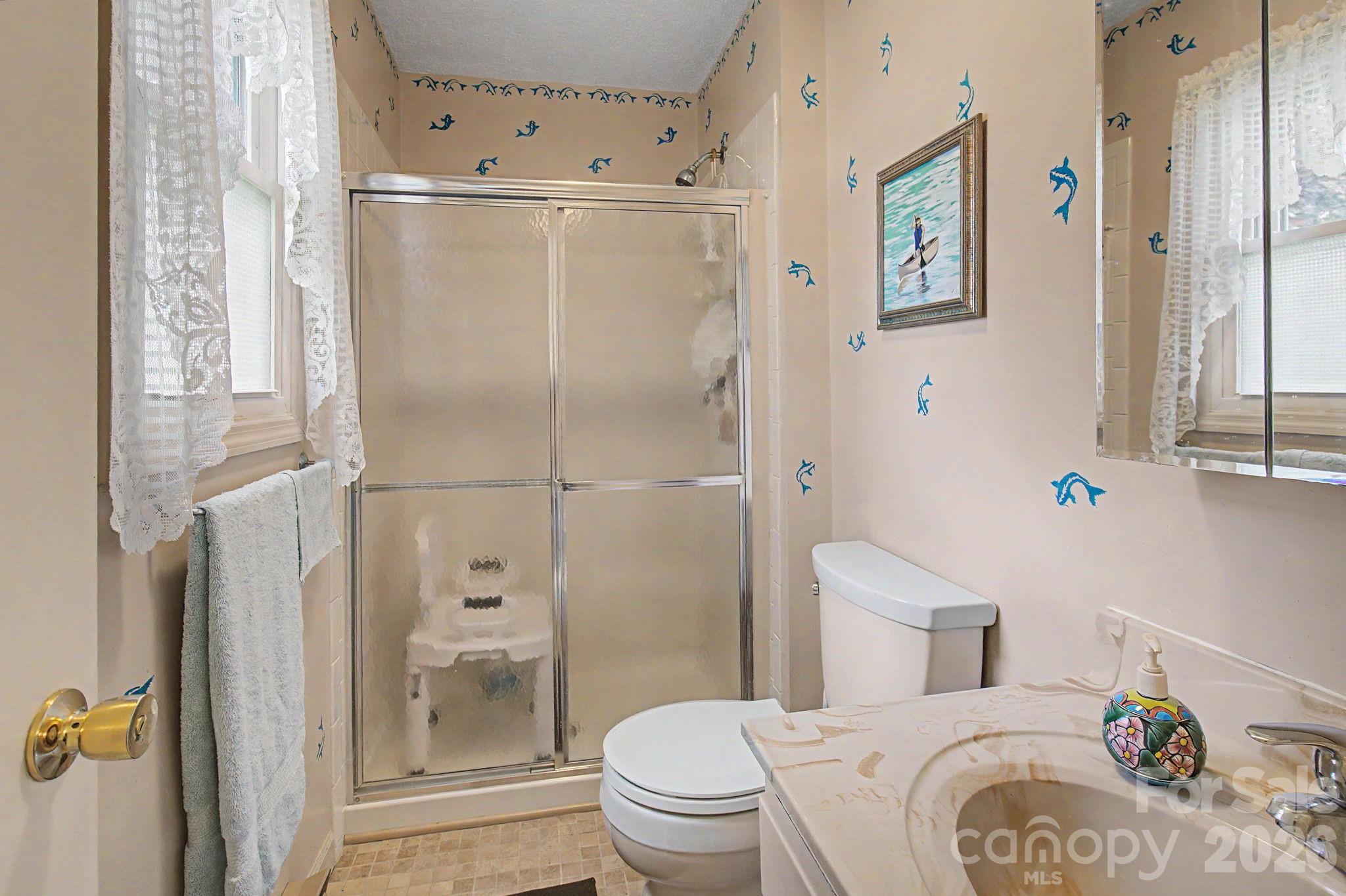 11 Waddell Street — Weaverville