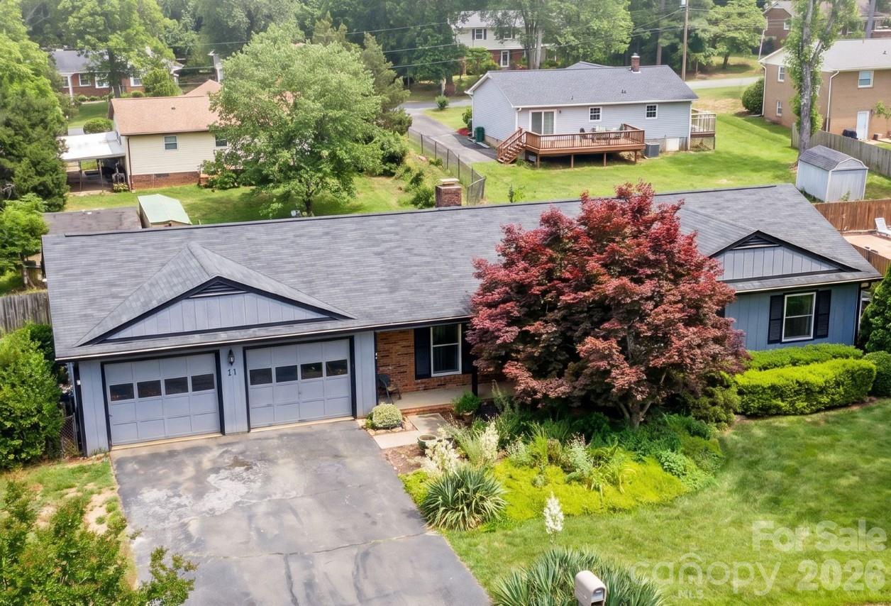 11 Waddell Street — Weaverville