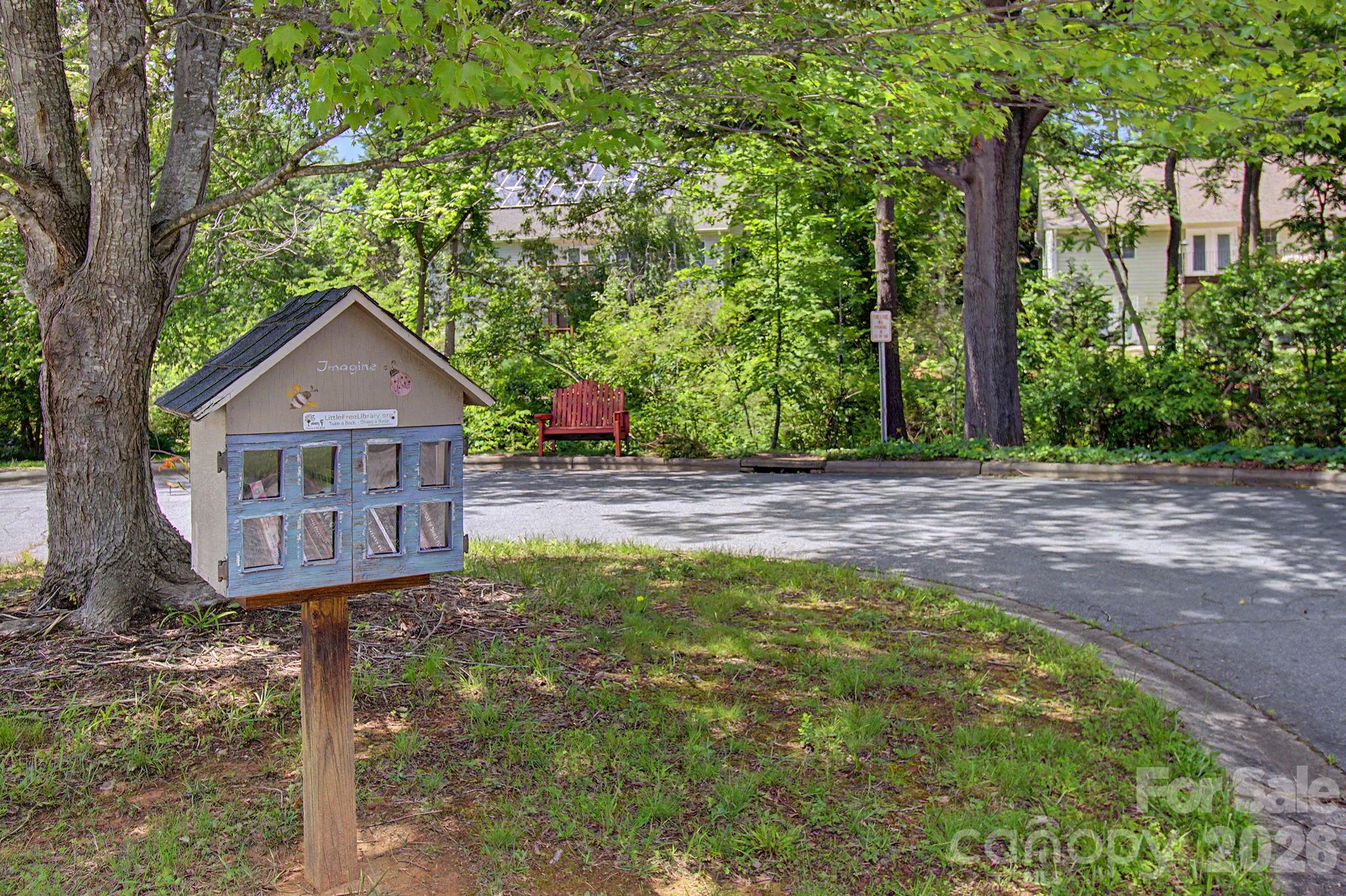 11 Waddell Street — Weaverville