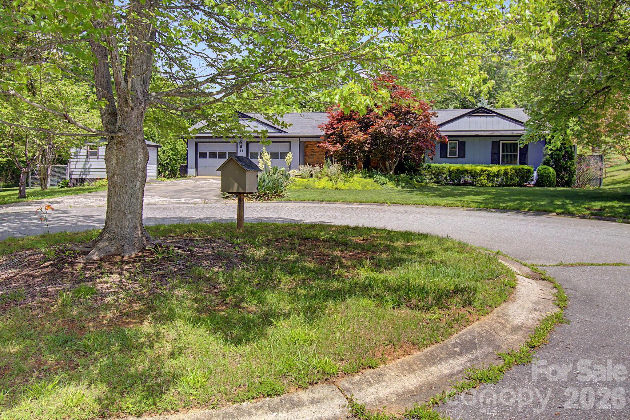 11 Waddell Street — Weaverville