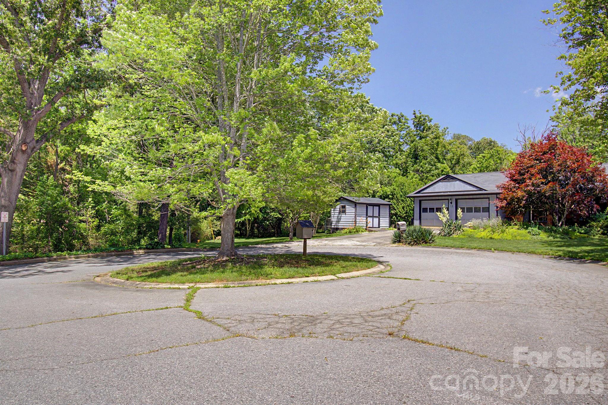 11 Waddell Street — Weaverville