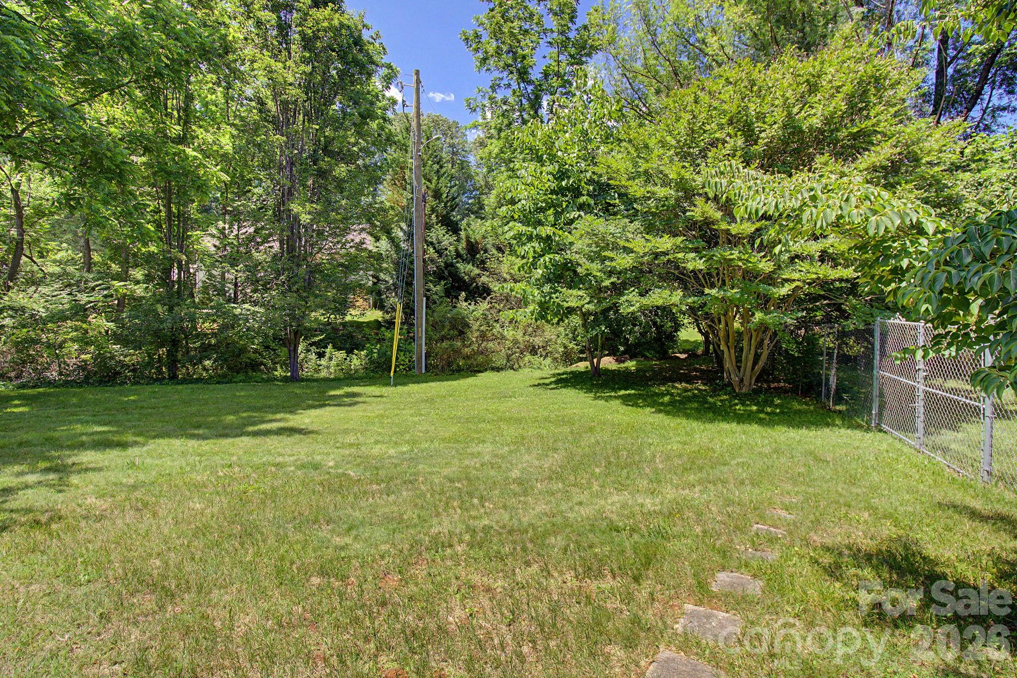 11 Waddell Street — Weaverville