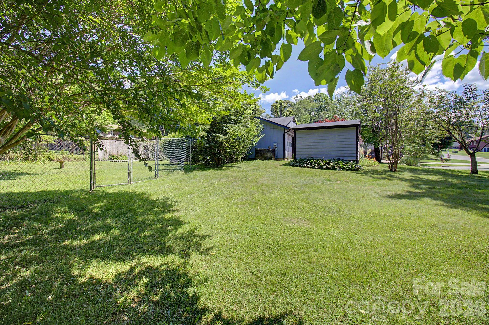 11 Waddell Street — Weaverville