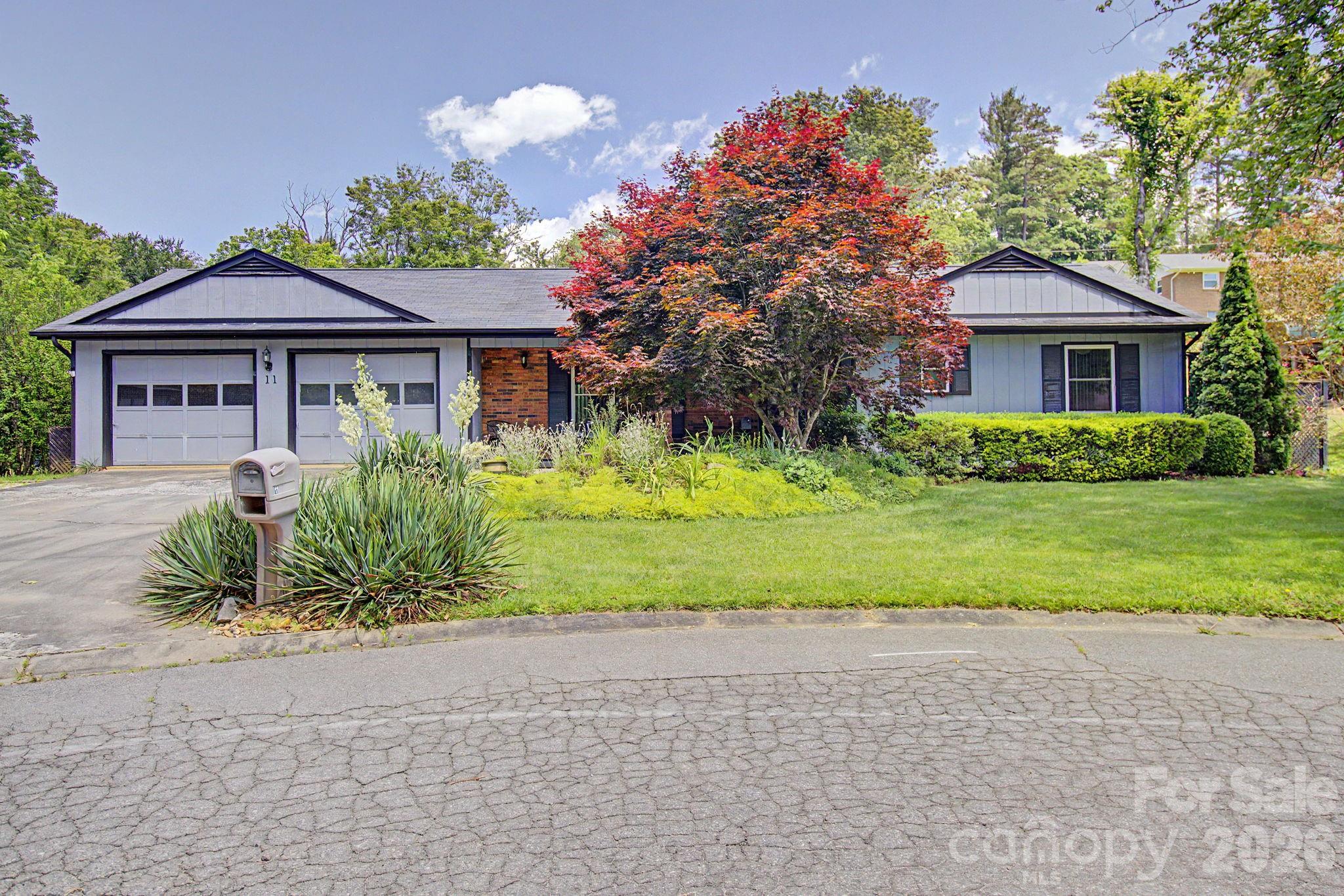 11 Waddell Street — Weaverville