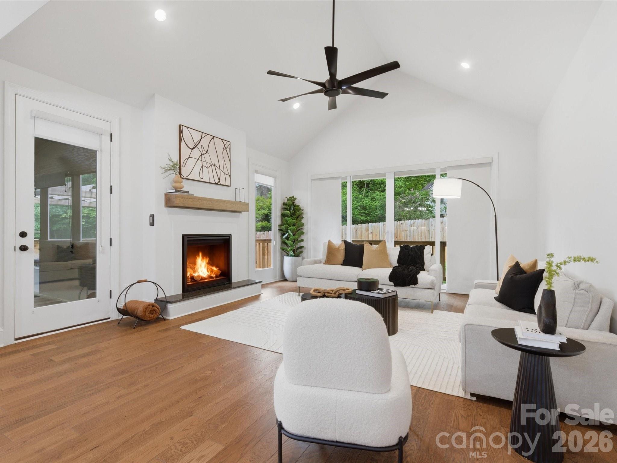 7815 Red Oaks Trail — Waxhaw