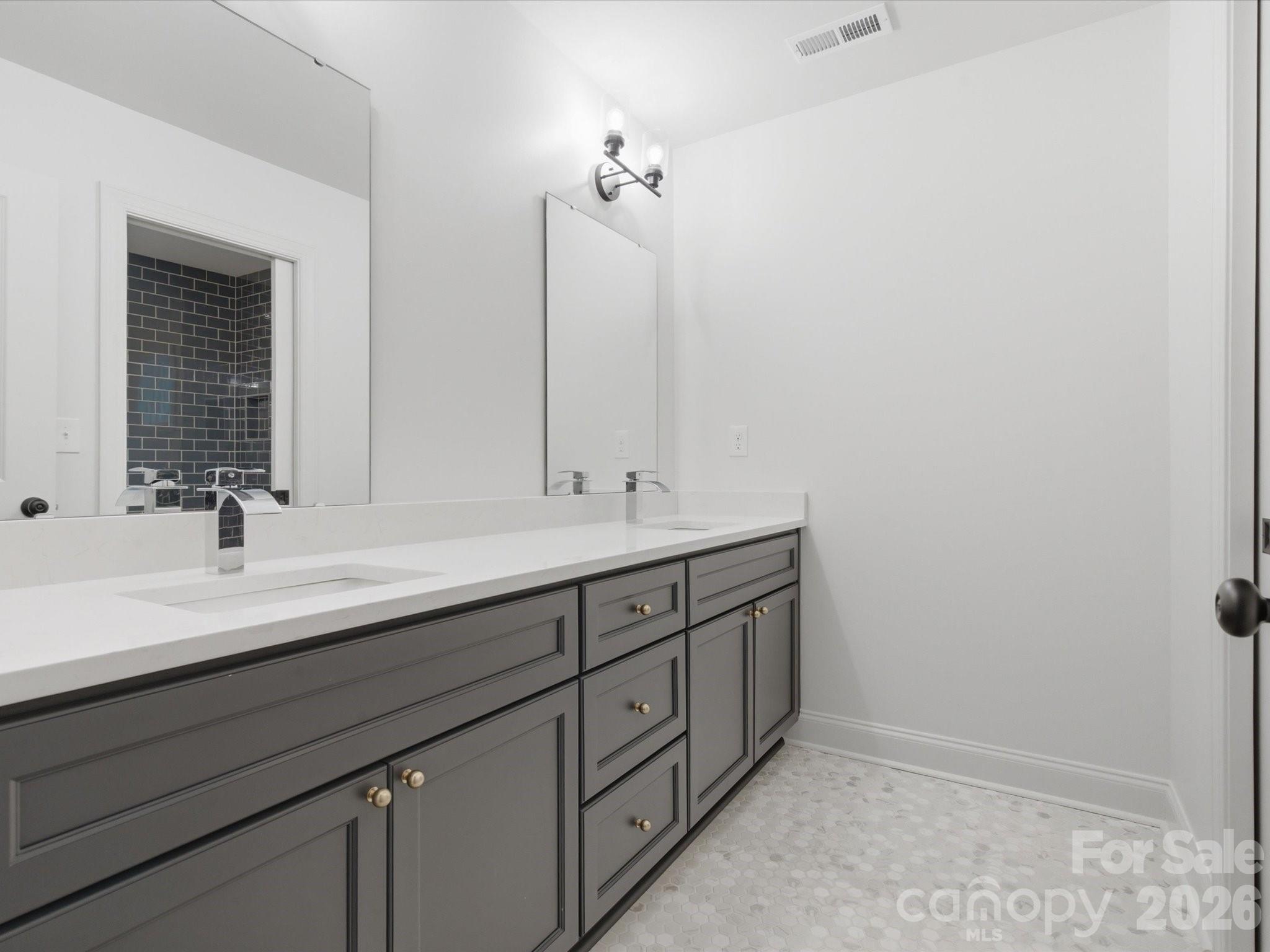 7815 Red Oaks Trail — Waxhaw