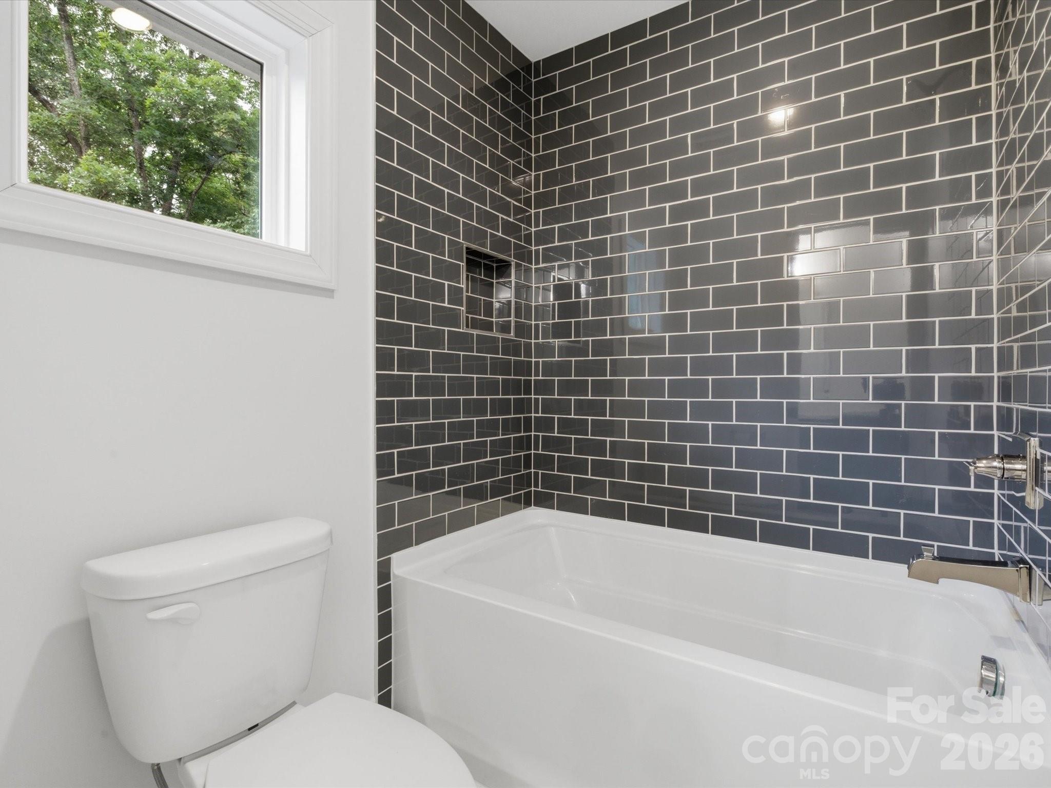 7815 Red Oaks Trail — Waxhaw