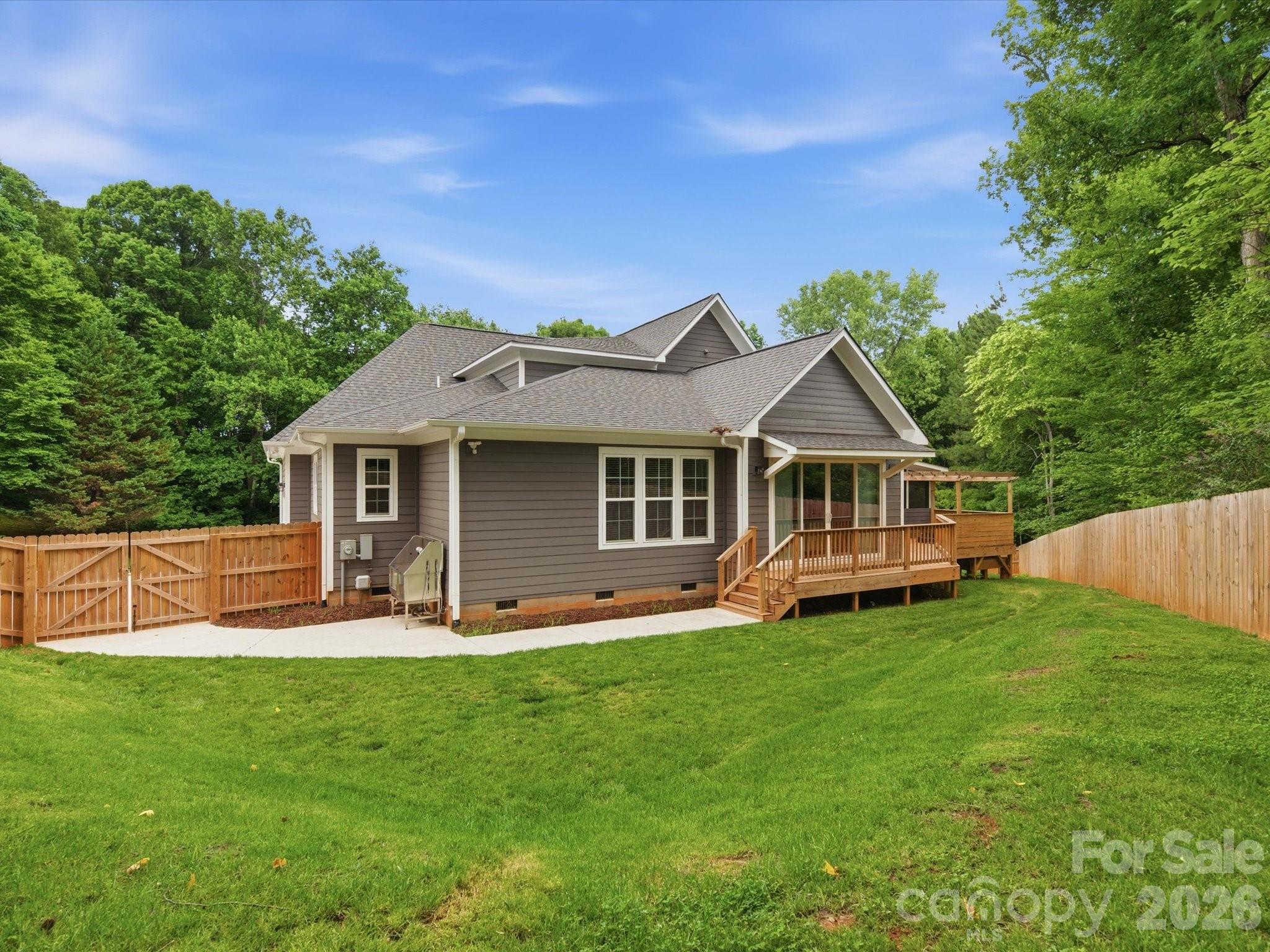 7815 Red Oaks Trail — Waxhaw