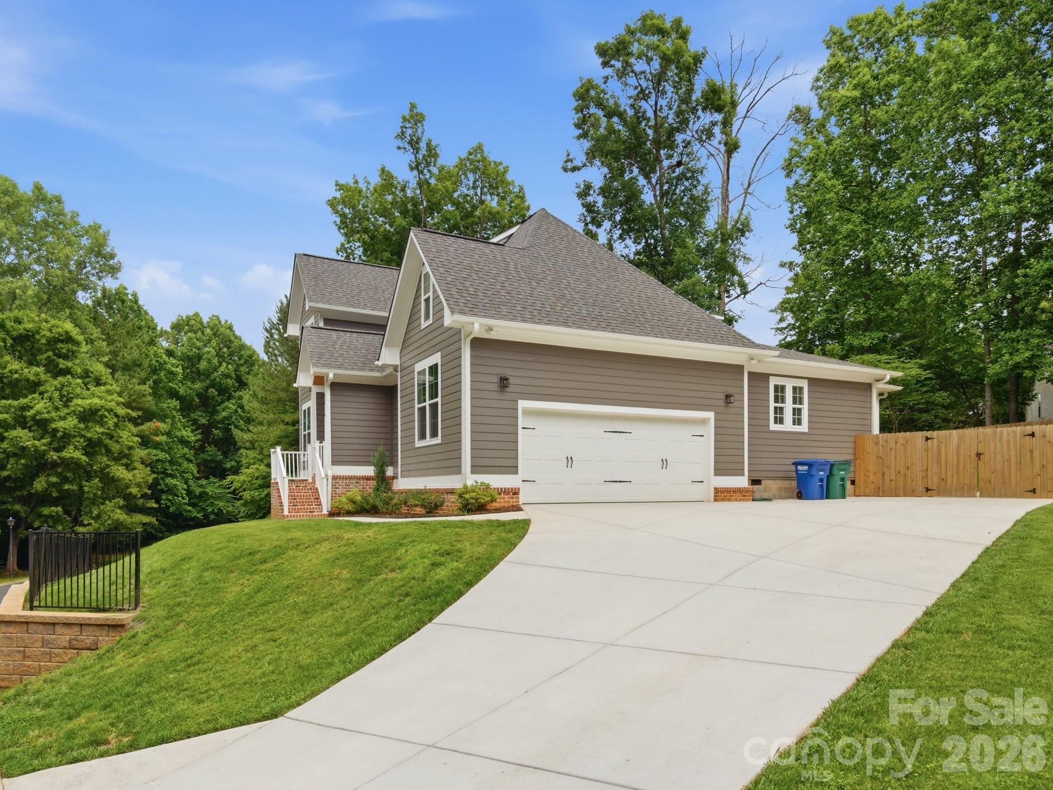 7815 Red Oaks Trail — Waxhaw