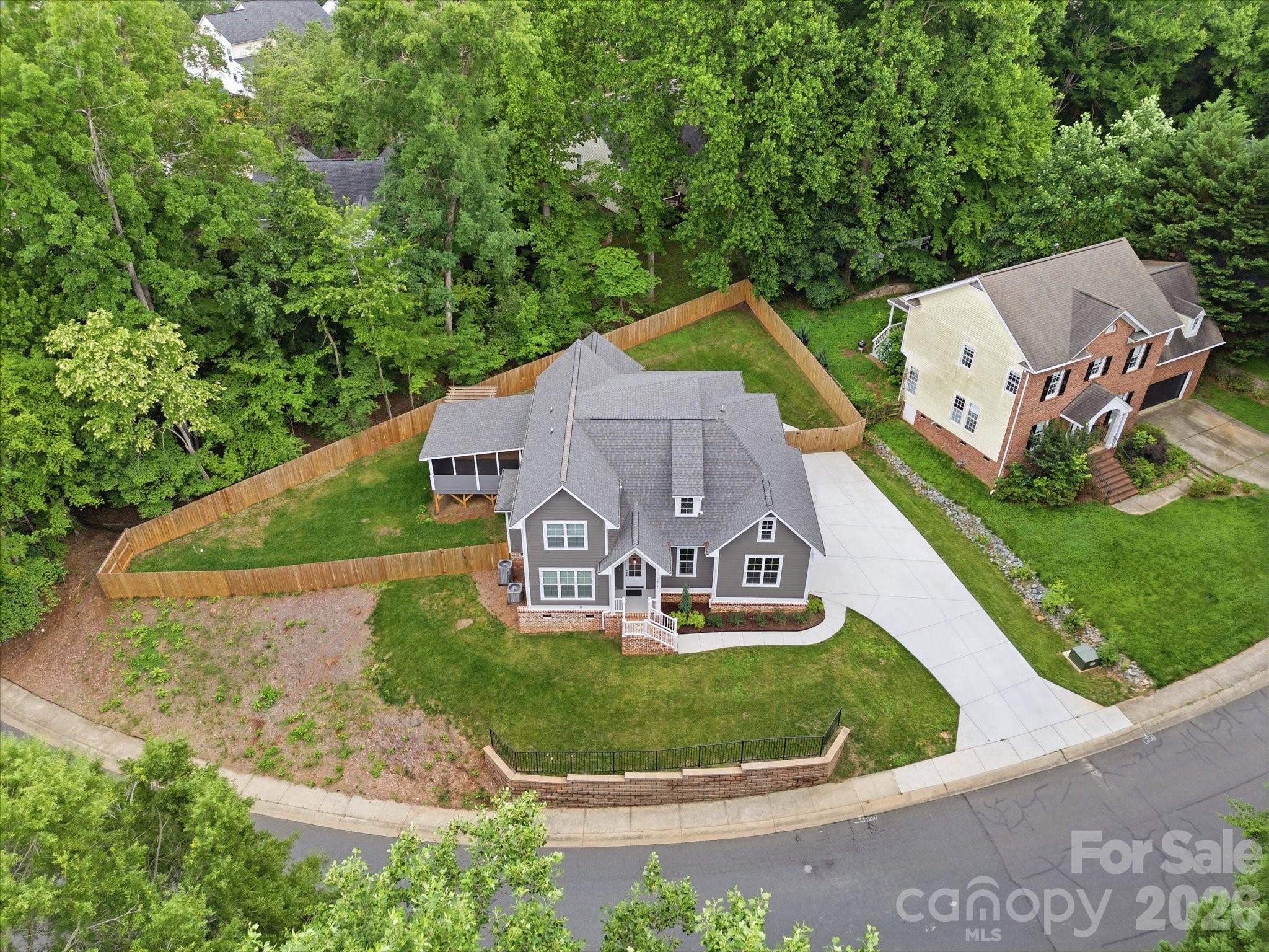 7815 Red Oaks Trail — Waxhaw