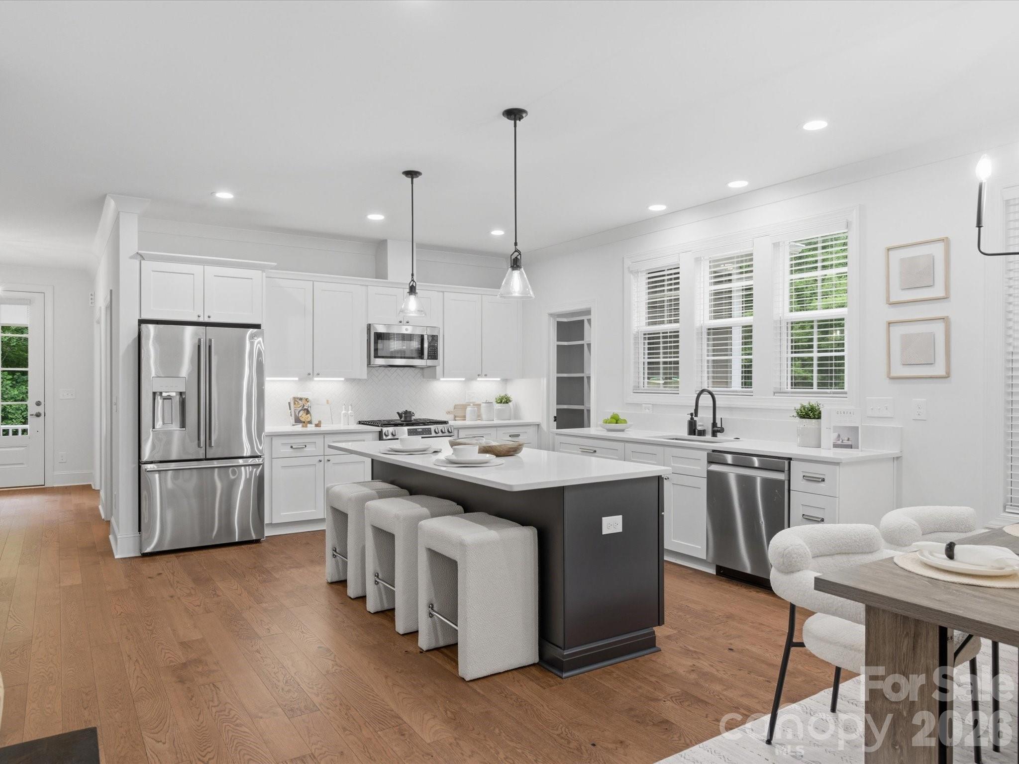 7815 Red Oaks Trail — Waxhaw