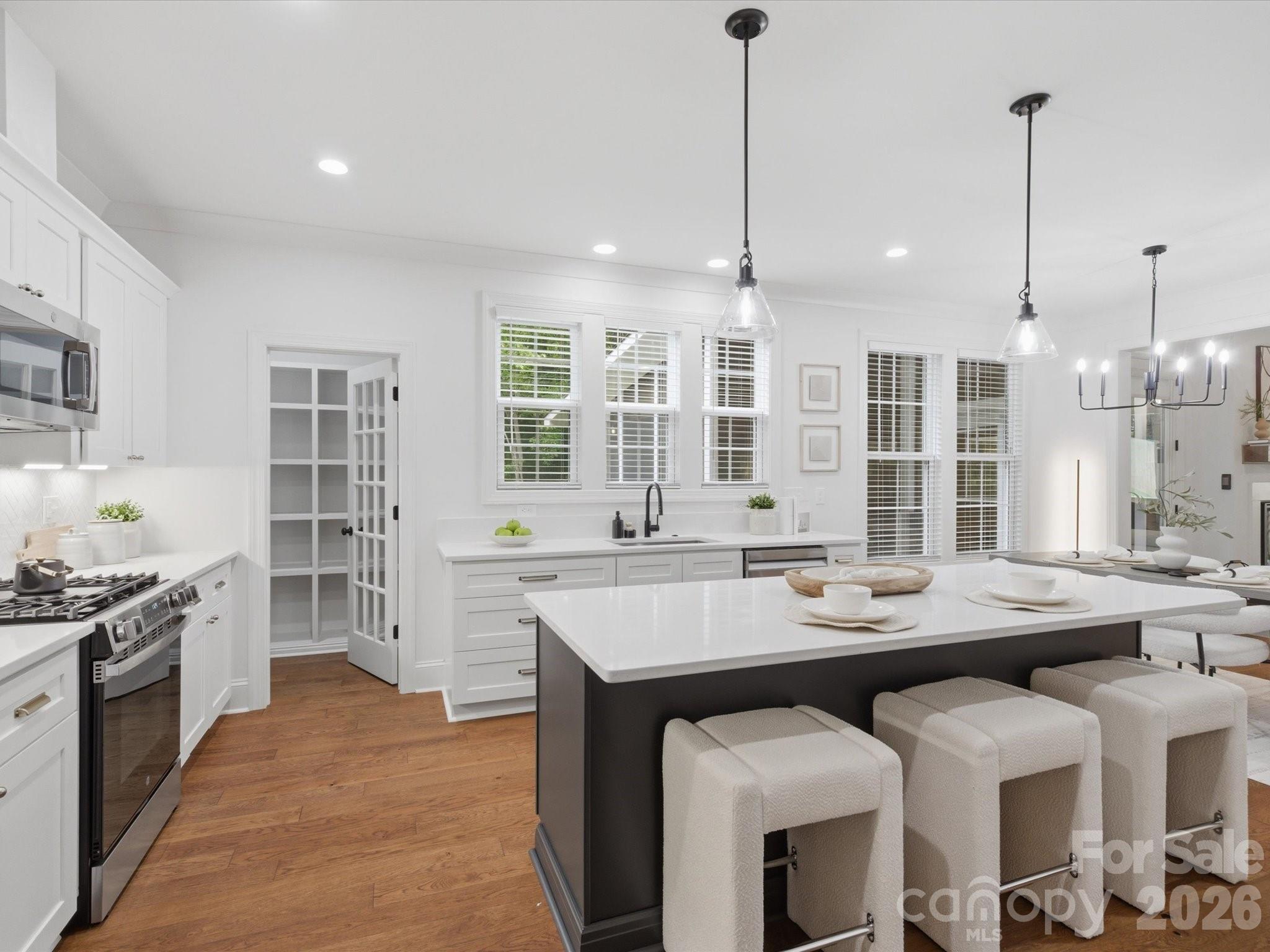 7815 Red Oaks Trail — Waxhaw