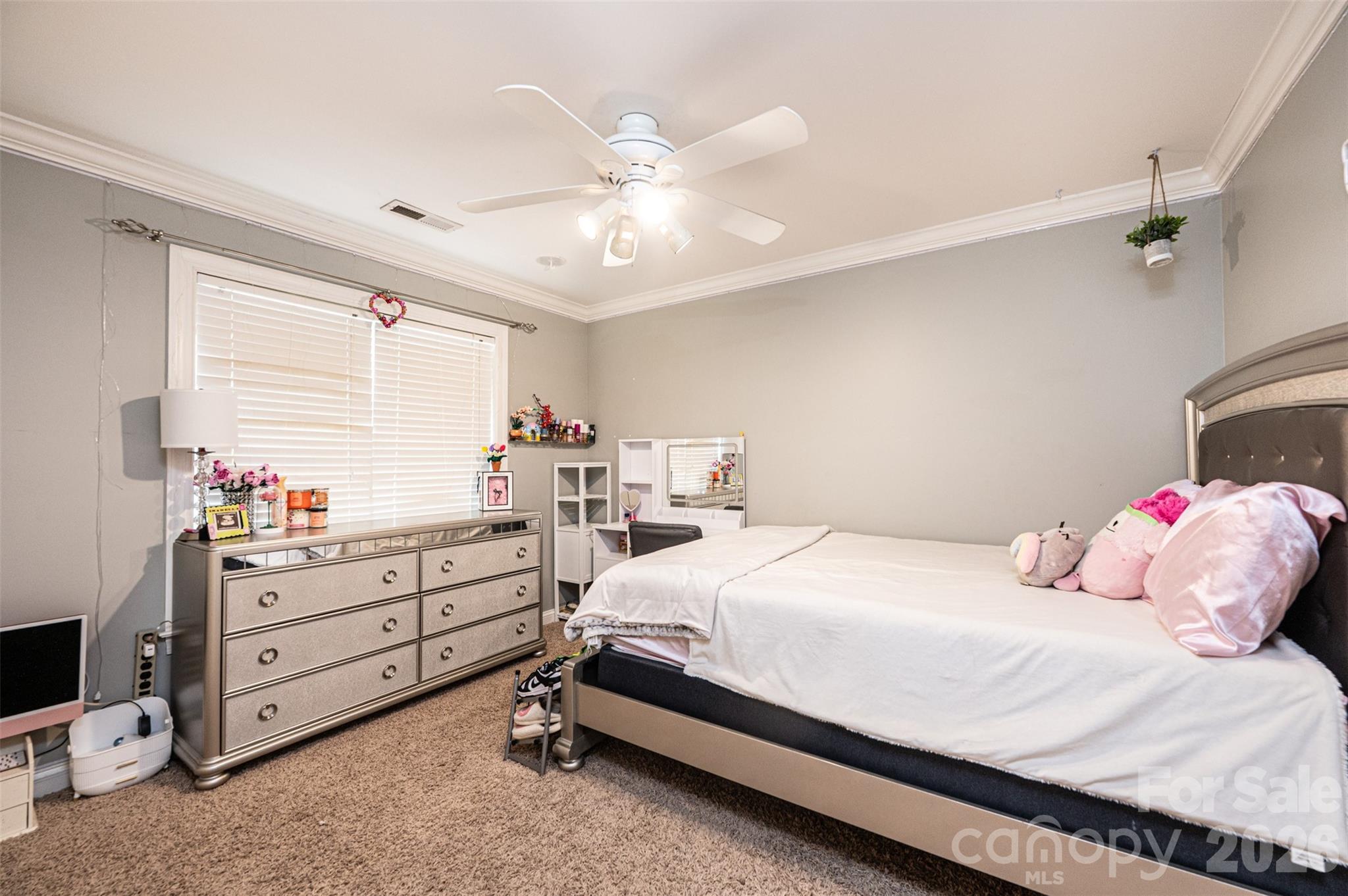 1718 30th Avenue Place NE — Hickory