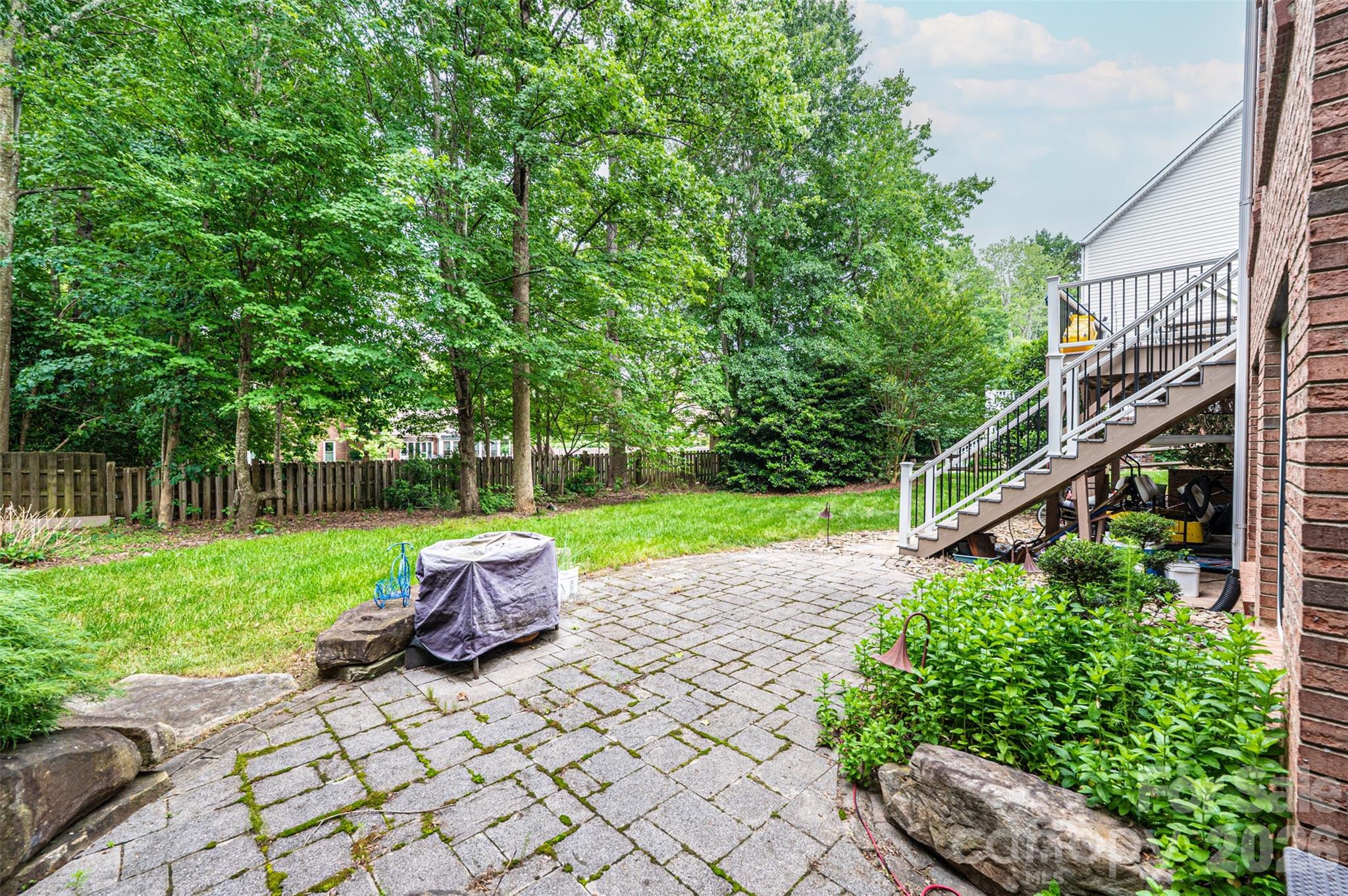 1718 30th Avenue Place NE — Hickory