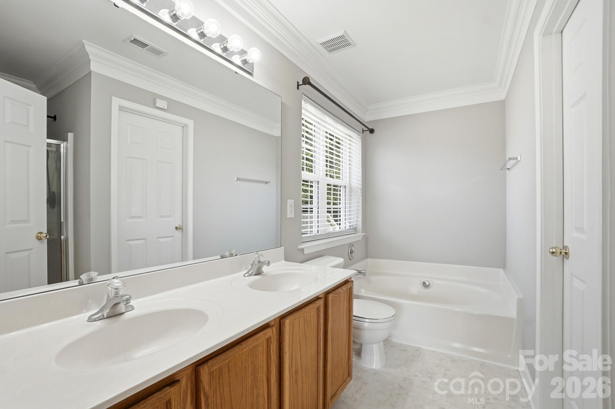 1135 Stonehenge Lane — Charlotte