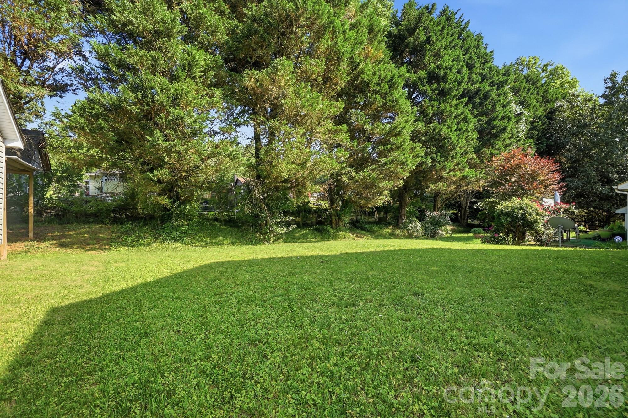 1135 Stonehenge Lane — Charlotte