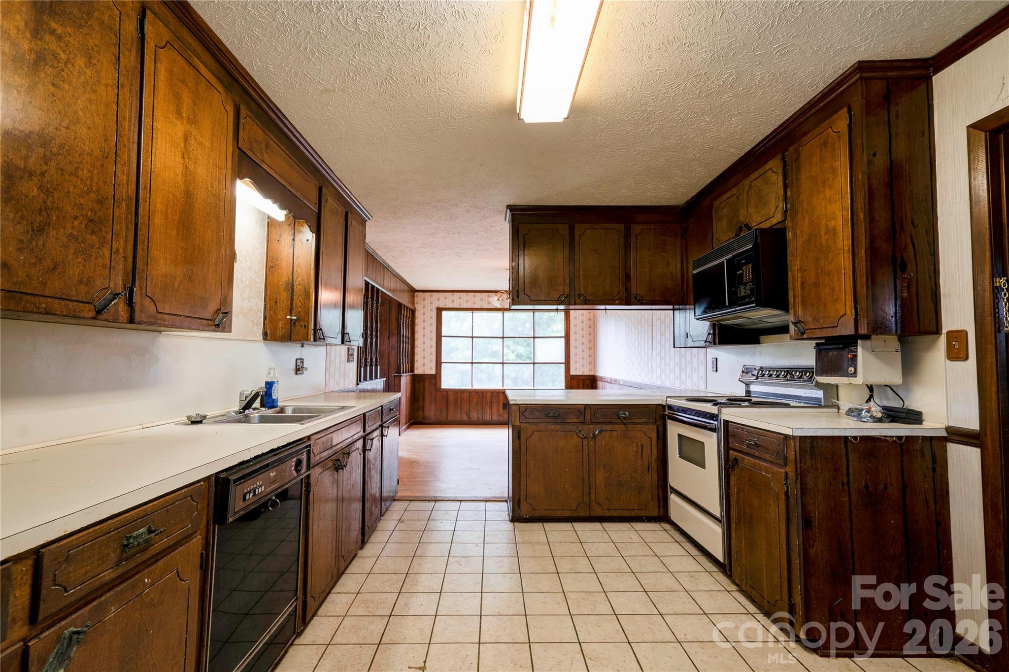 3016 Longwood Drive — Shelby