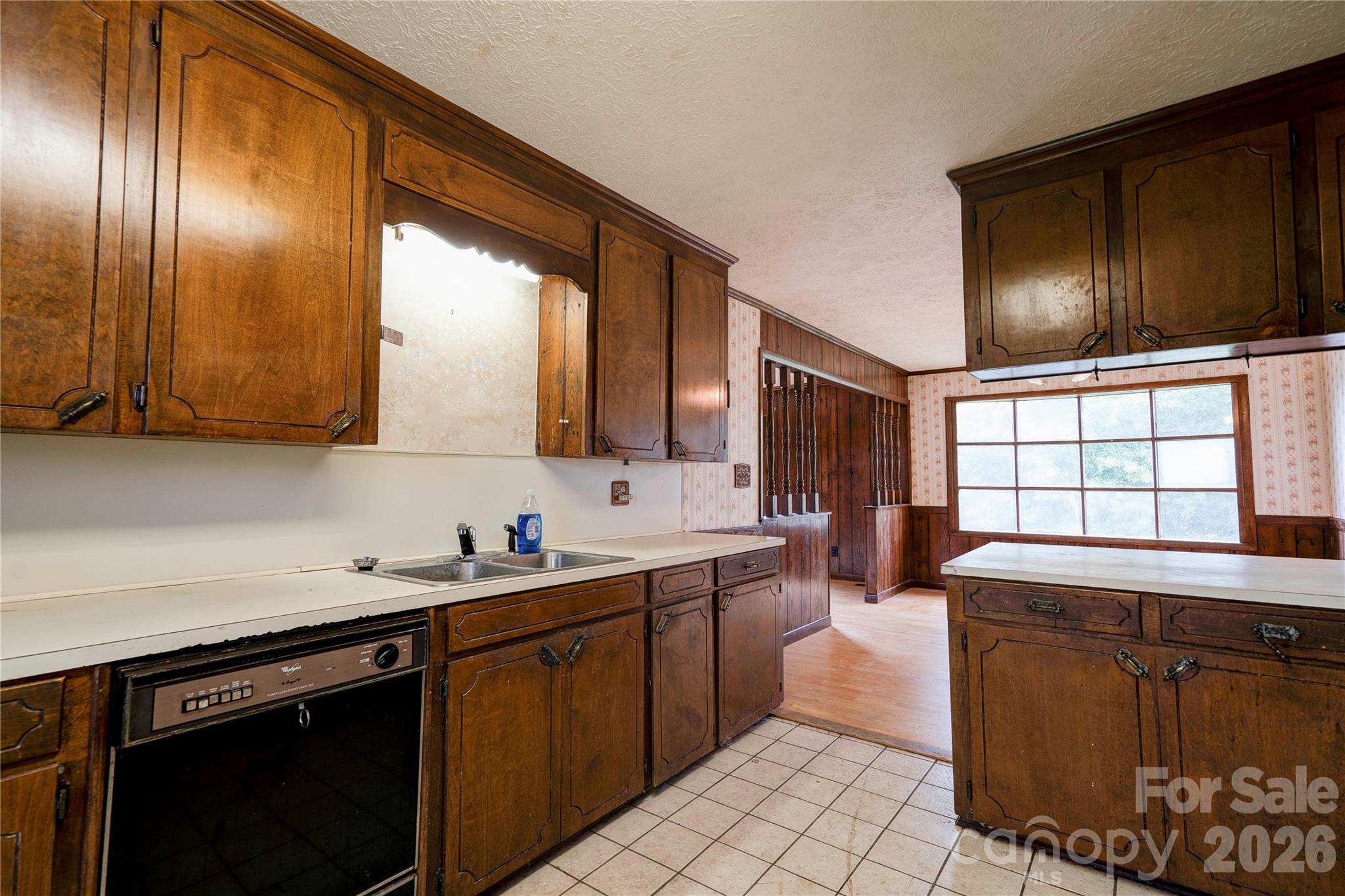 3016 Longwood Drive — Shelby