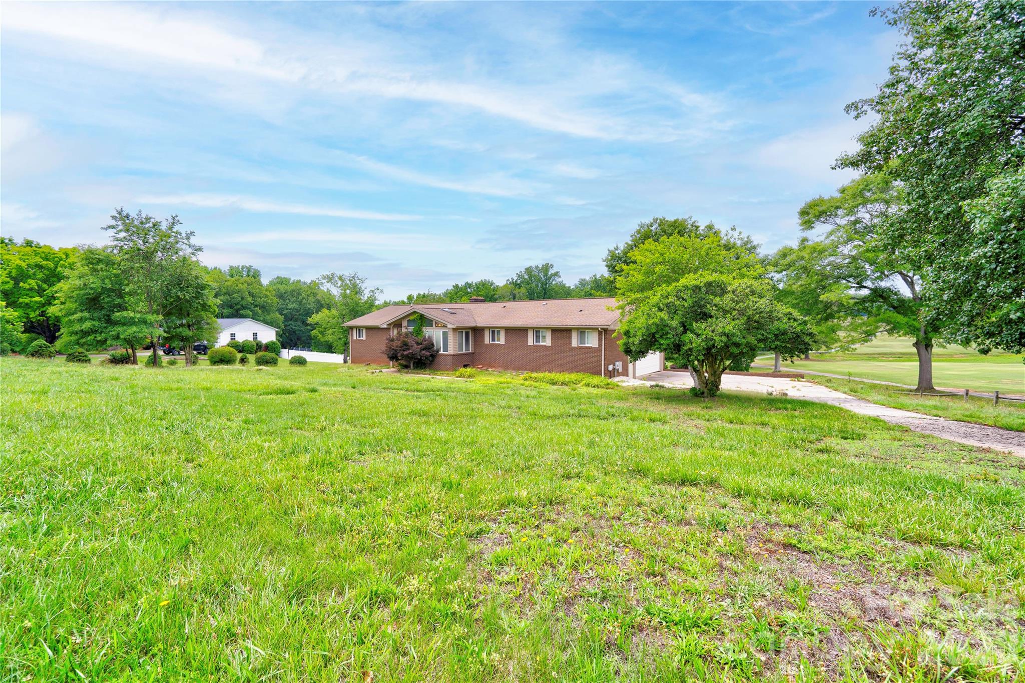 3016 Longwood Drive — Shelby