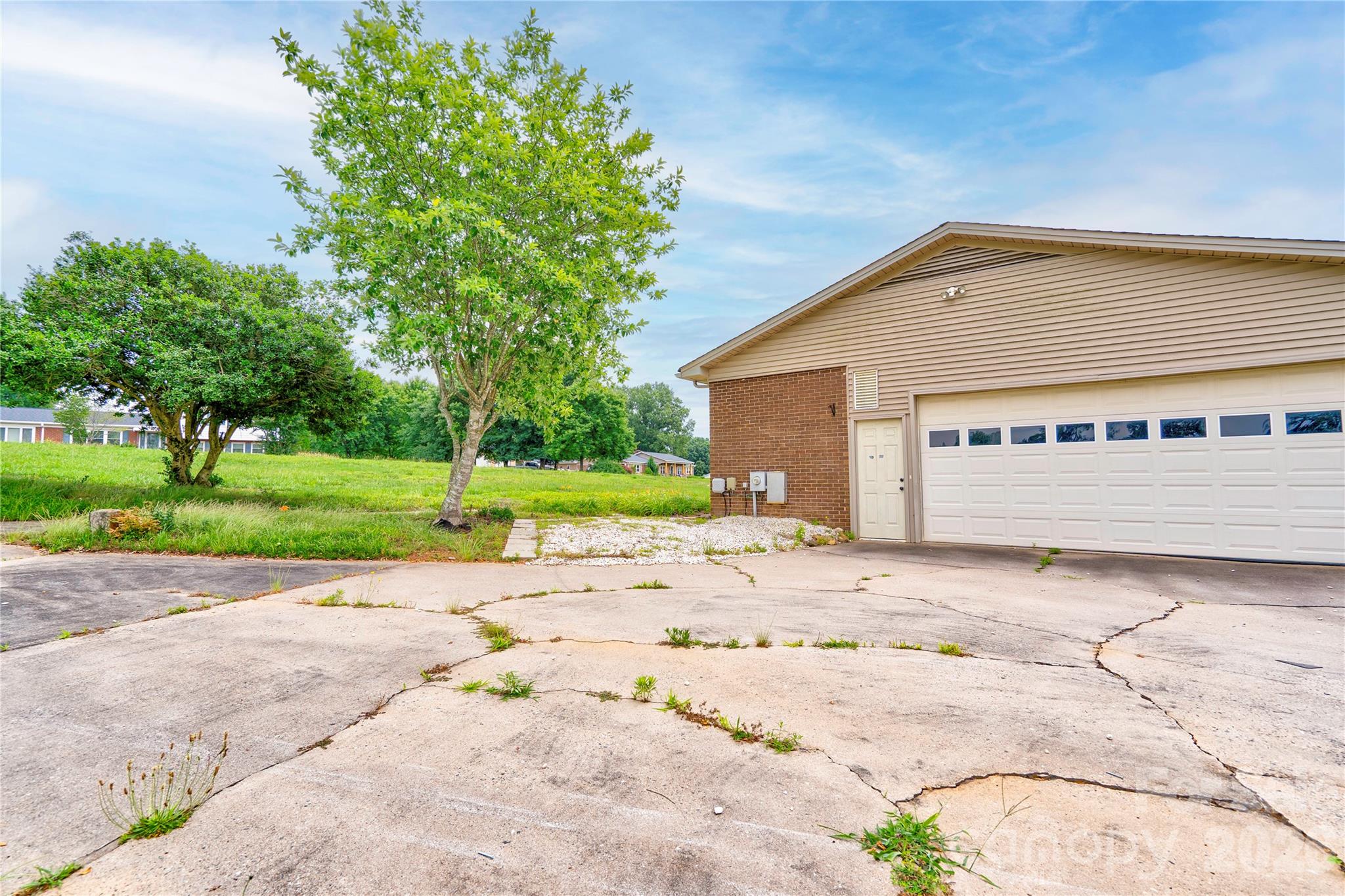 3016 Longwood Drive — Shelby
