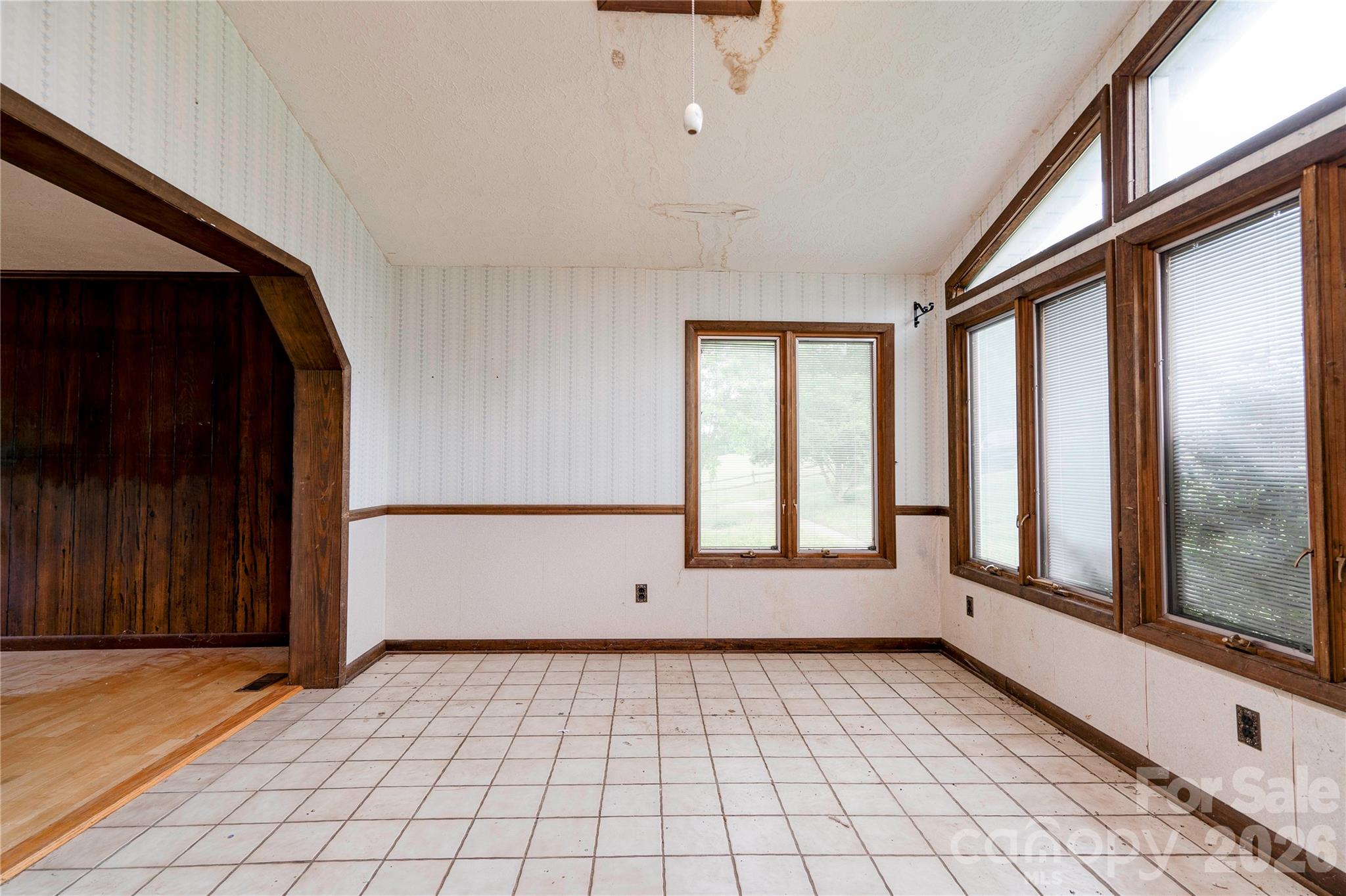 3016 Longwood Drive — Shelby