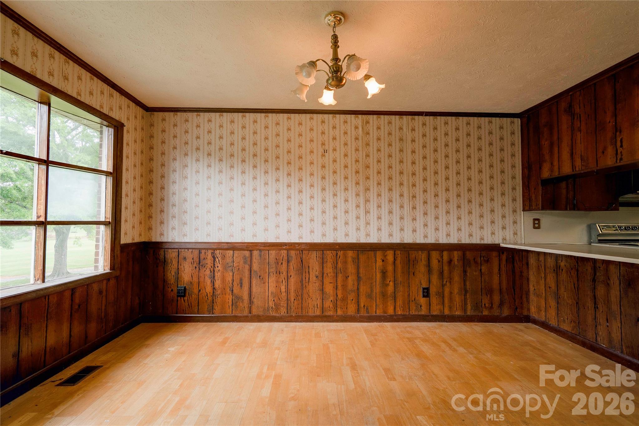 3016 Longwood Drive — Shelby