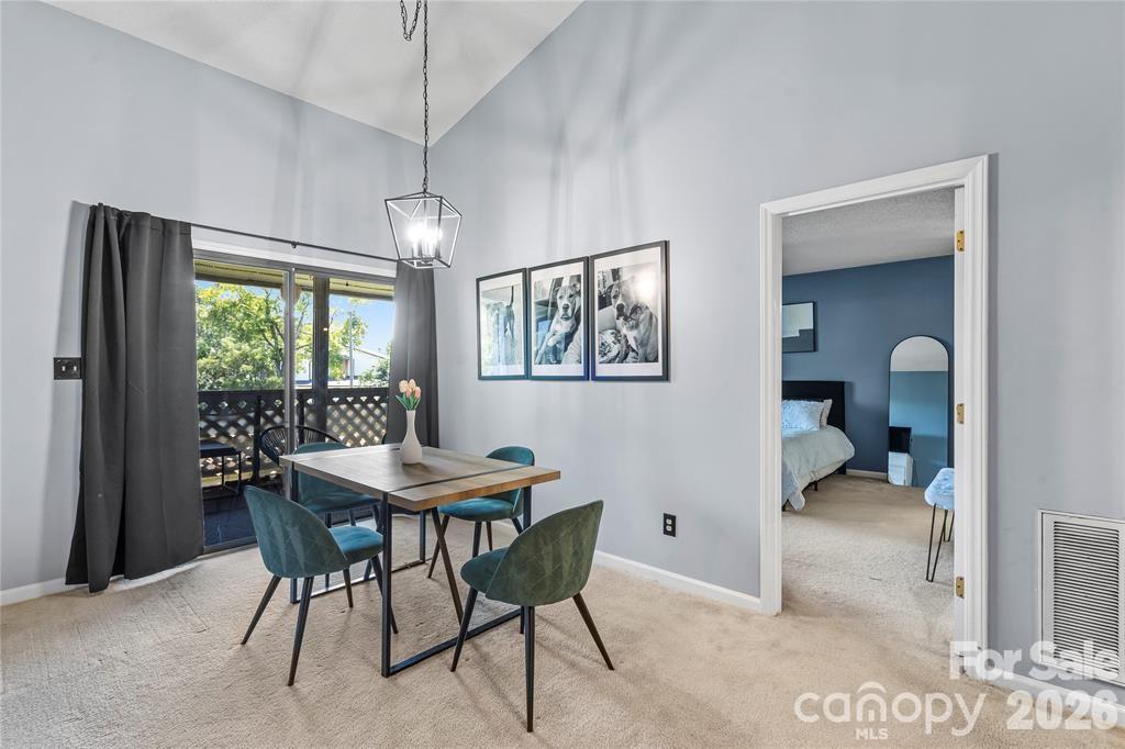 5870 Harris Grove Lane — Charlotte