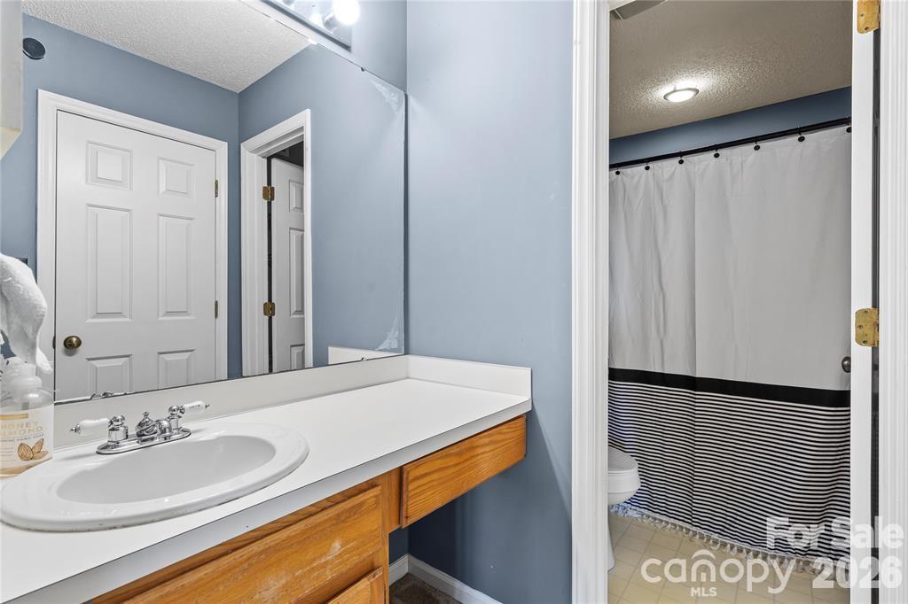 5870 Harris Grove Lane — Charlotte