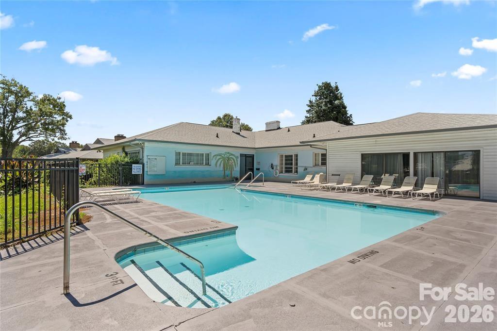 5870 Harris Grove Lane — Charlotte
