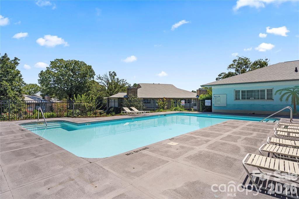 5870 Harris Grove Lane — Charlotte