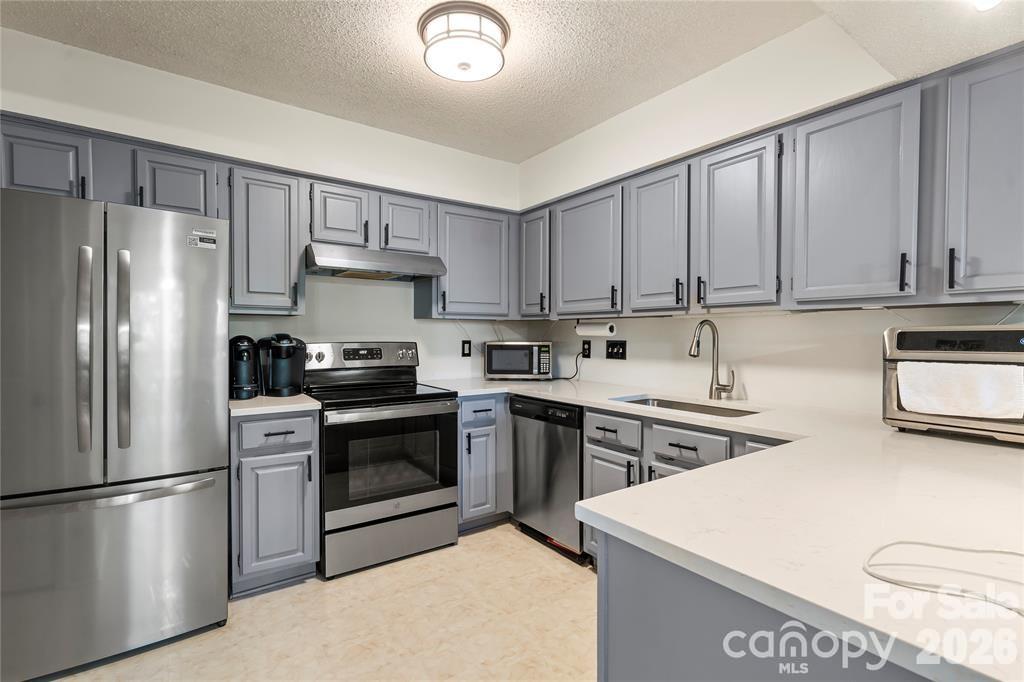 5870 Harris Grove Lane — Charlotte